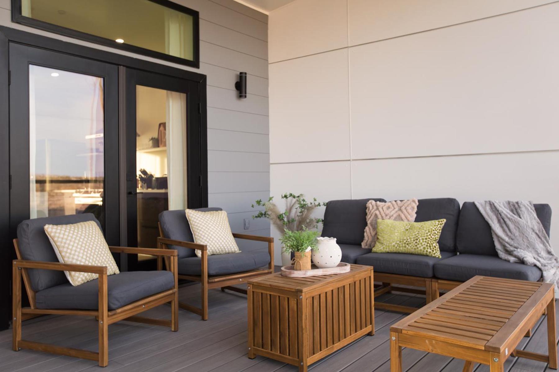 Three-Bedroom House photo 3