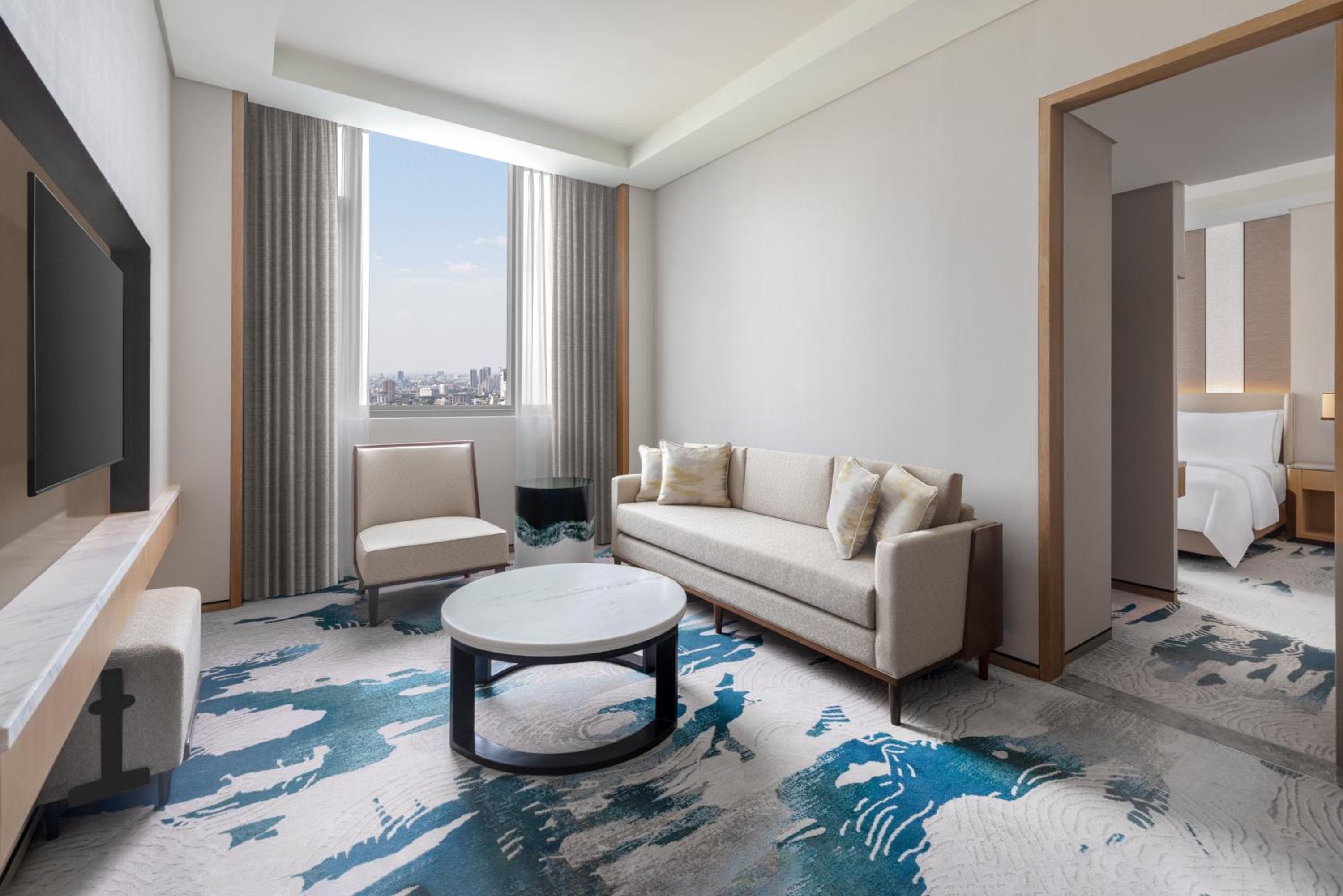 Westin Suite with City View - Club Lounge Access - Photo 6