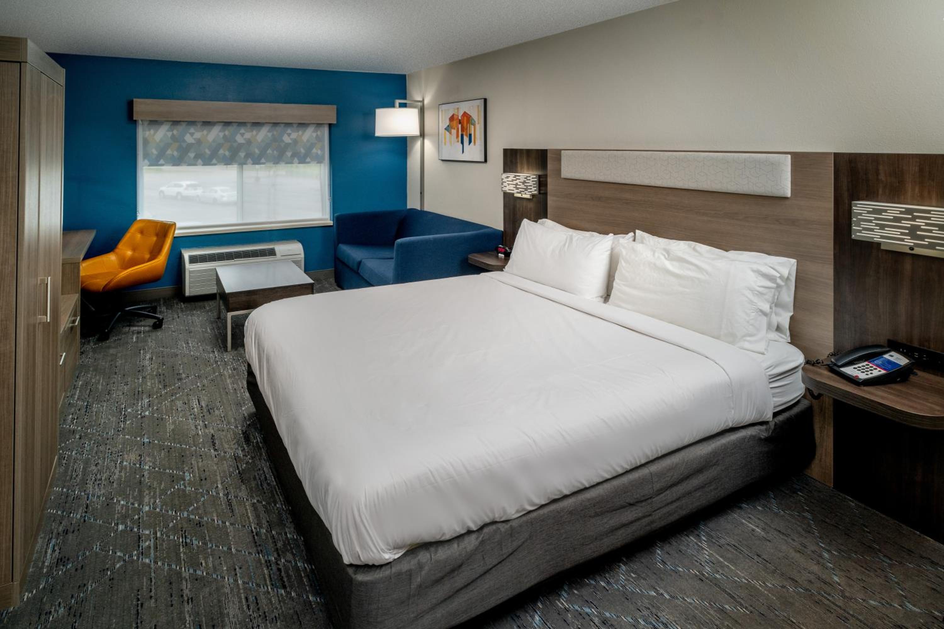 King Suite - Disability Access/Non-Smoking - Photo 17