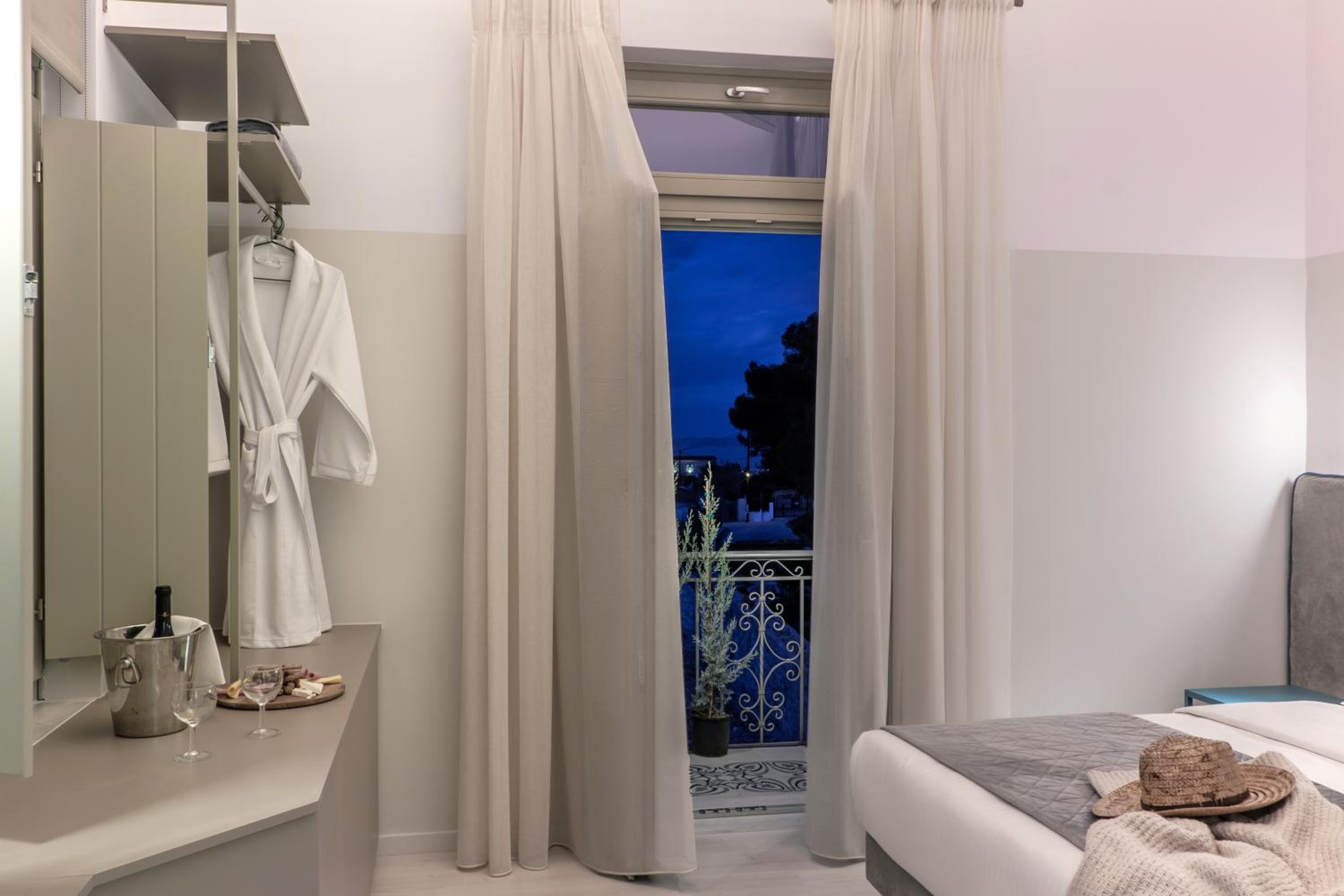 Double Room with Garden View - Photo 11