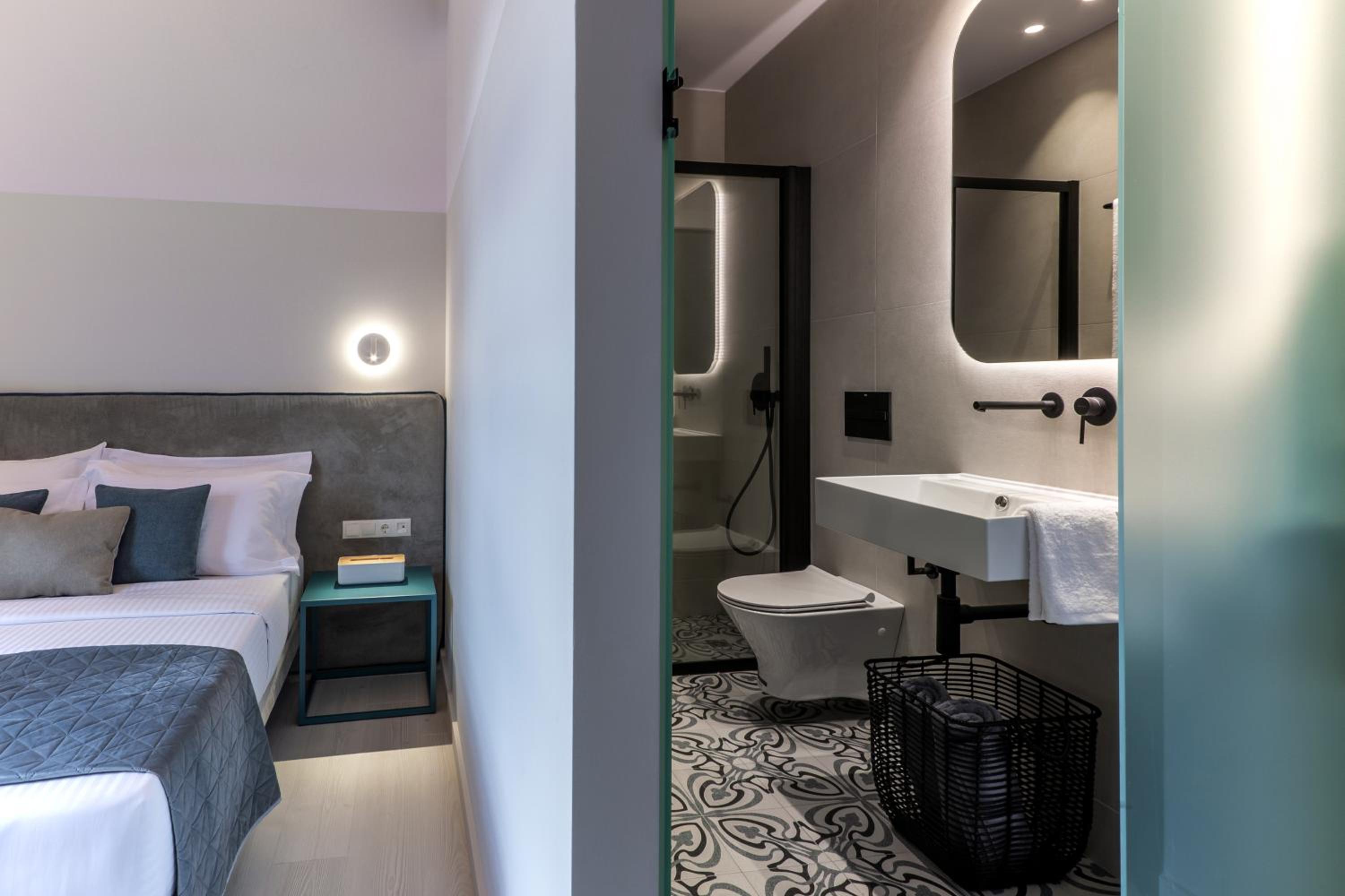 Standard Double Room - Photo 3