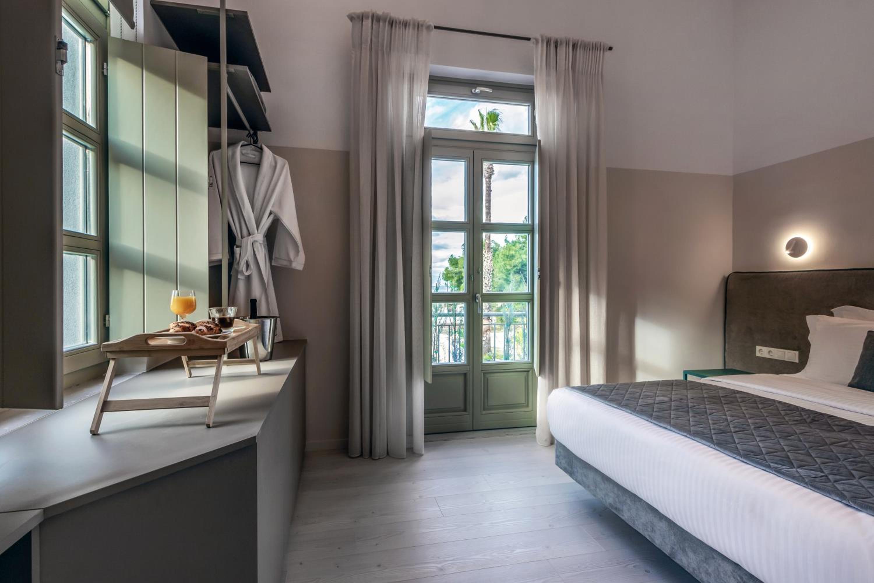 Double Room with Garden View - Photo 10