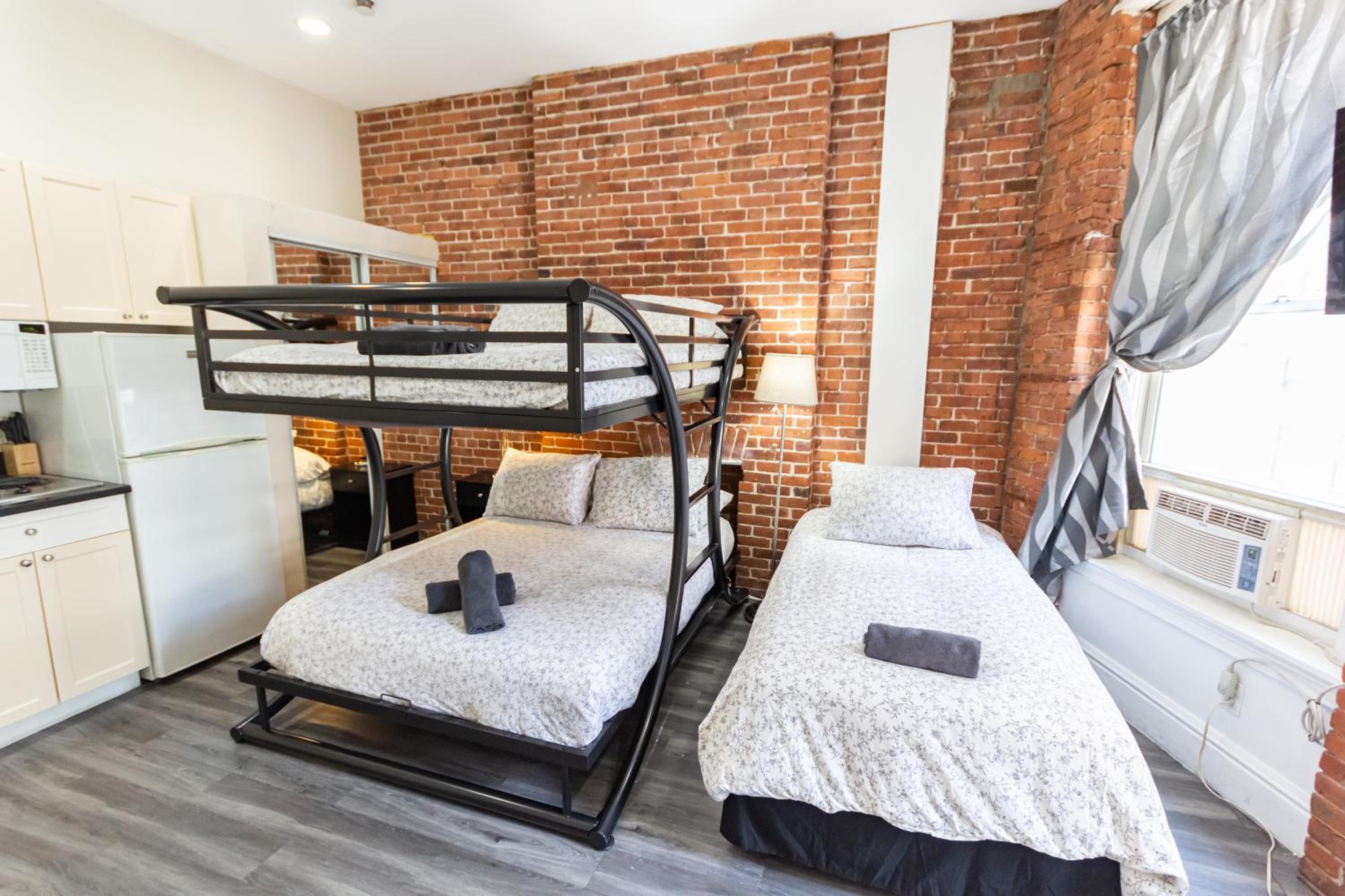 Studio Apartment photo 2