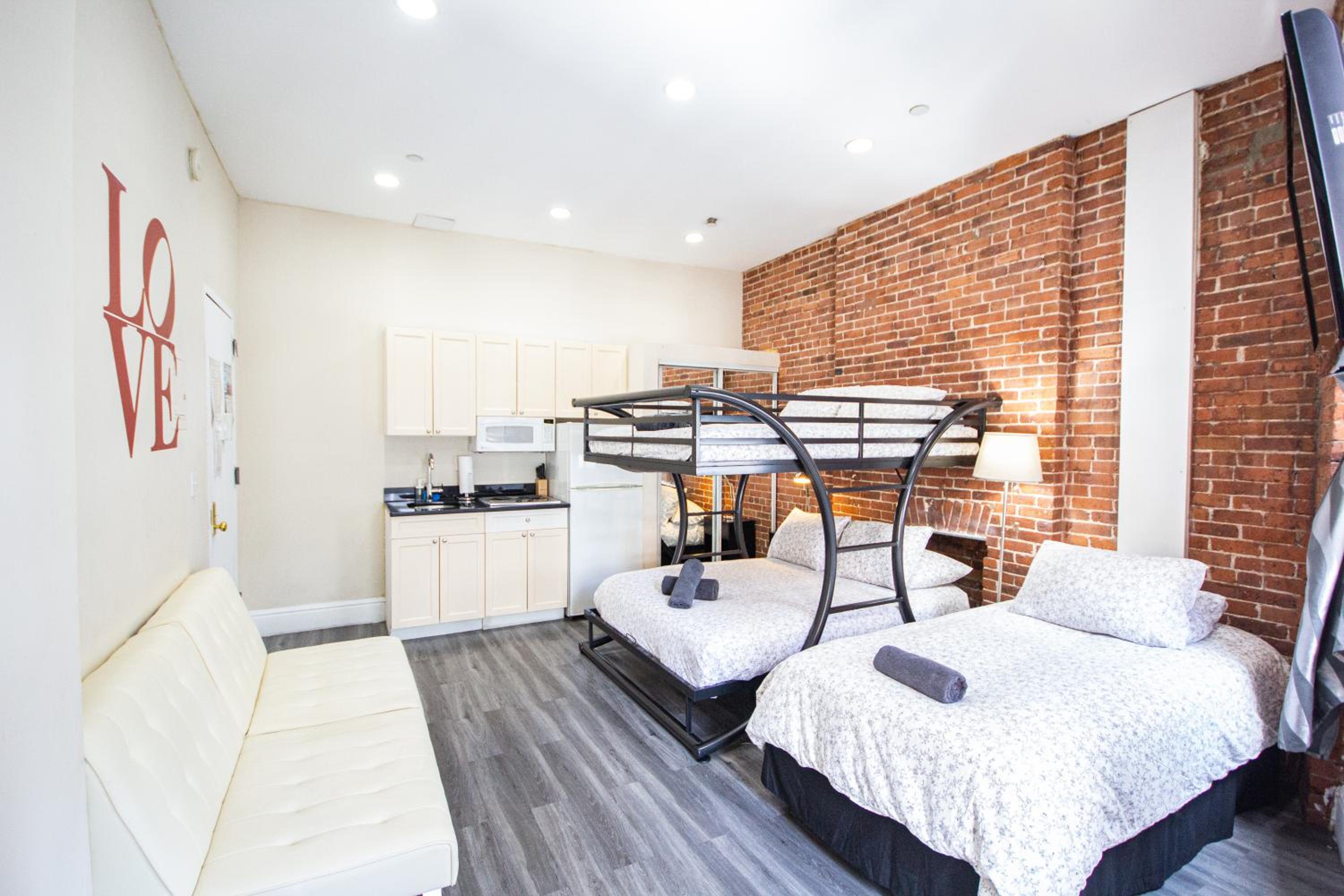 Studio Apartment photo 1