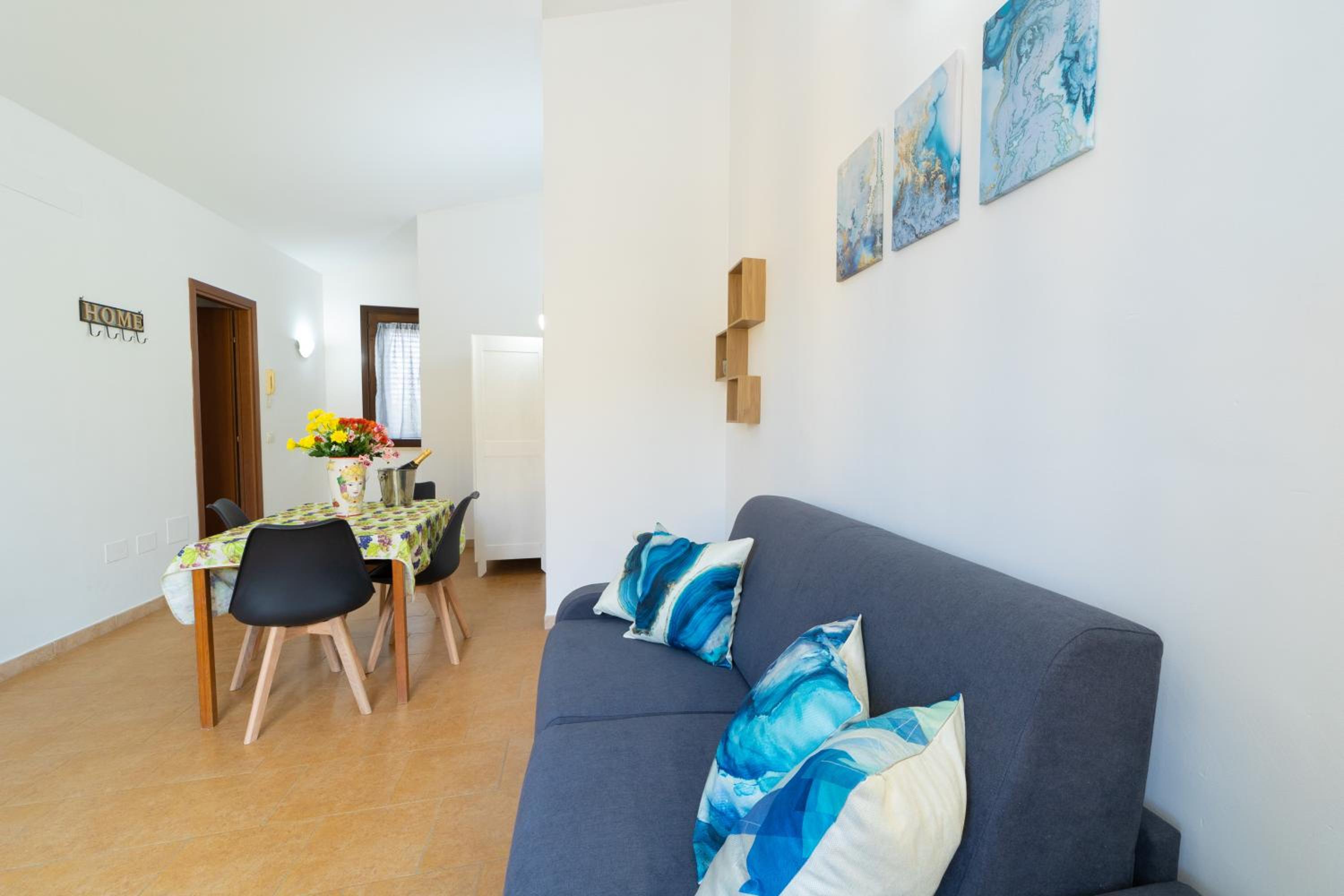 Apartment photo 2