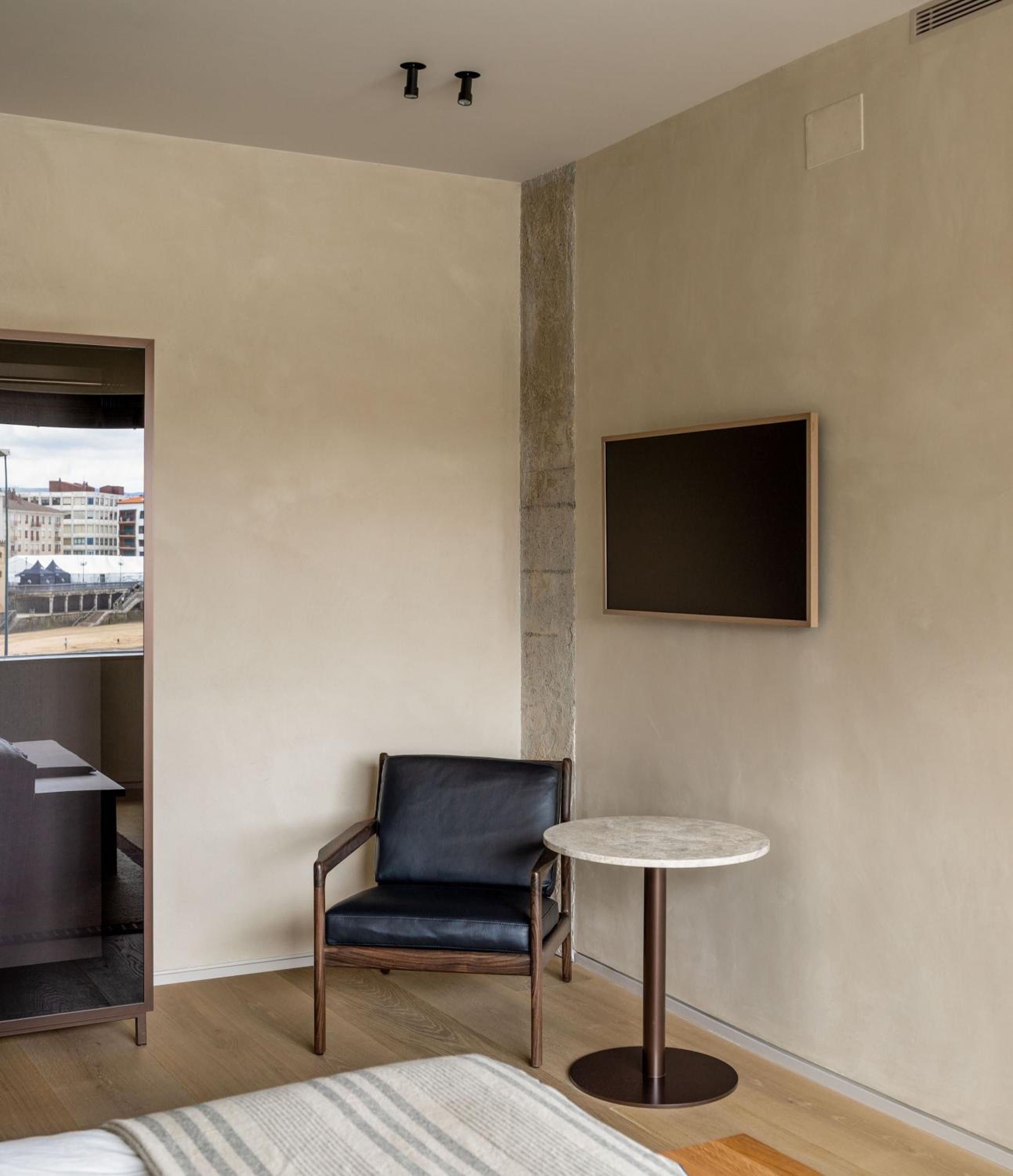 Deluxe Double Room with Sea View - Photo 3