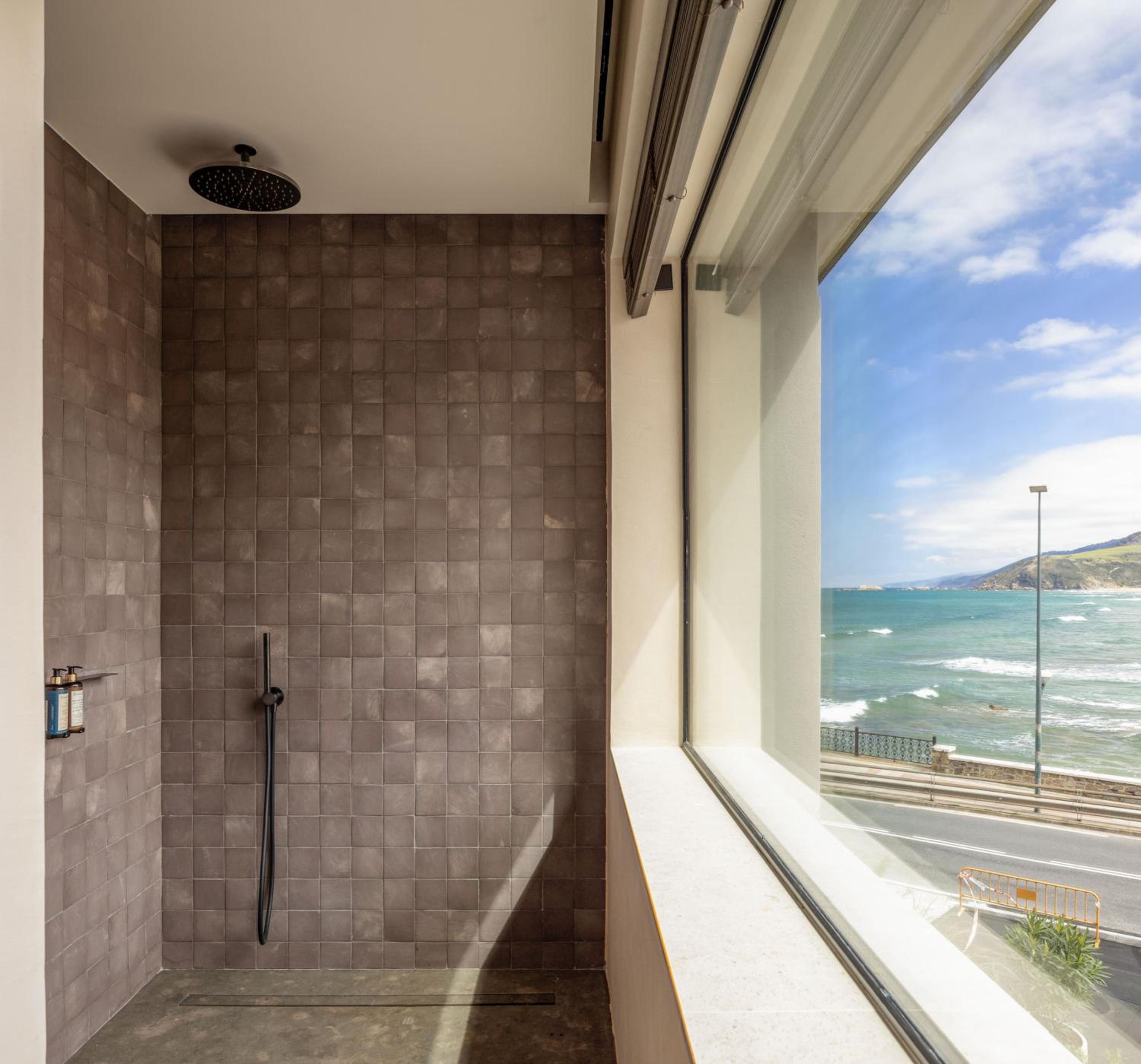 Deluxe Double Room with Sea View - Photo 2