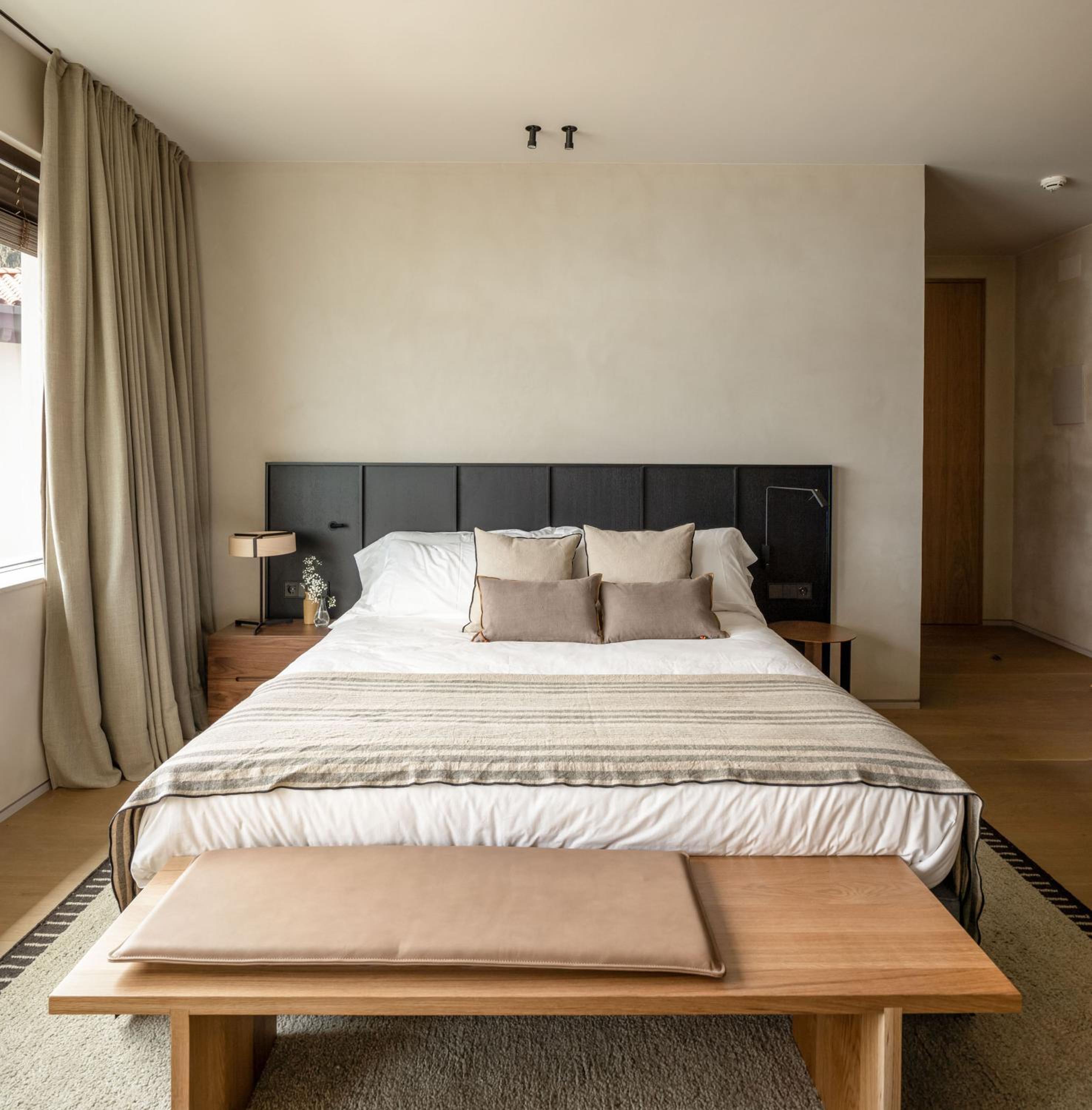 Deluxe Double Room with Sea View - Photo 11