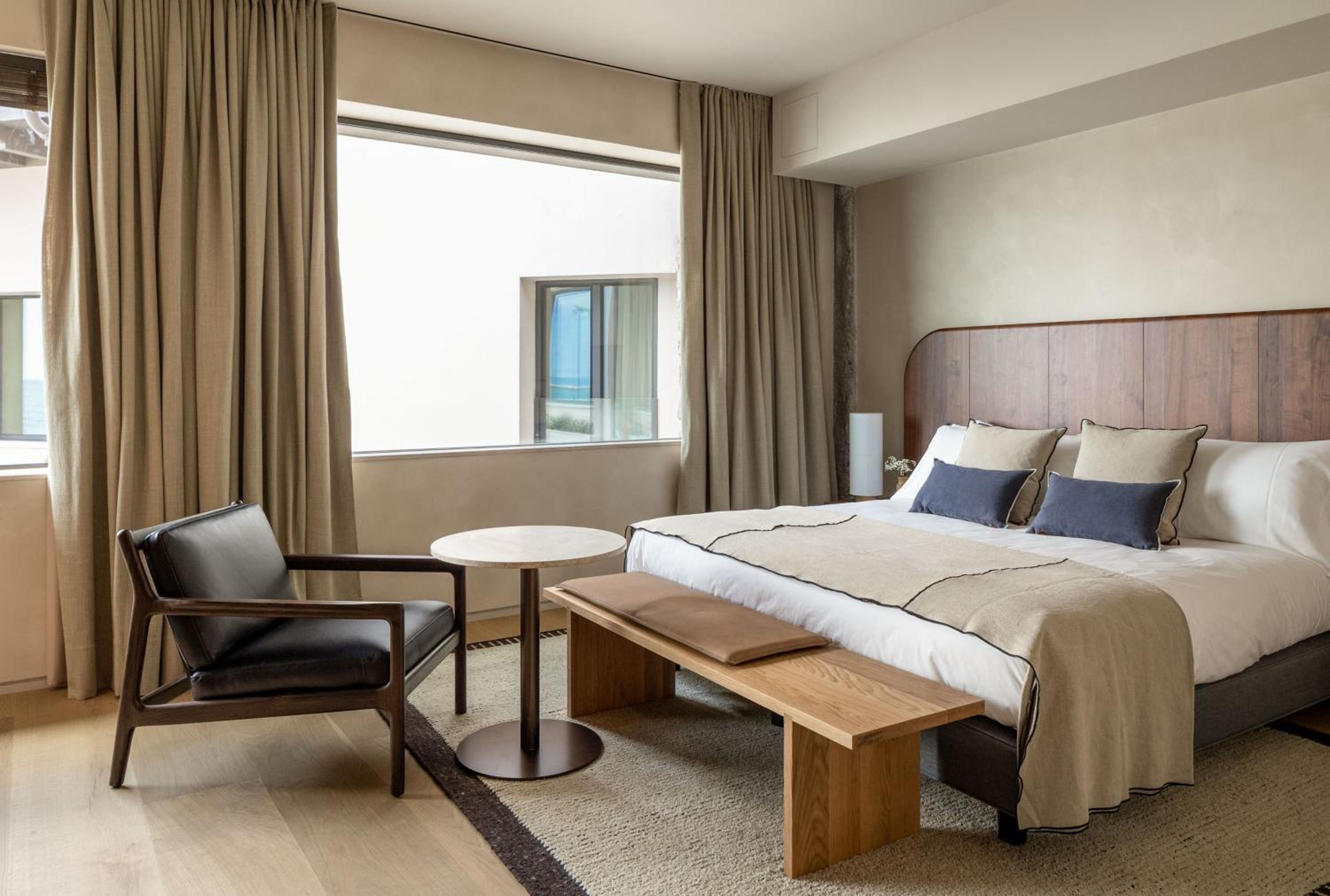 Deluxe Double Room with Sea View - Photo 12