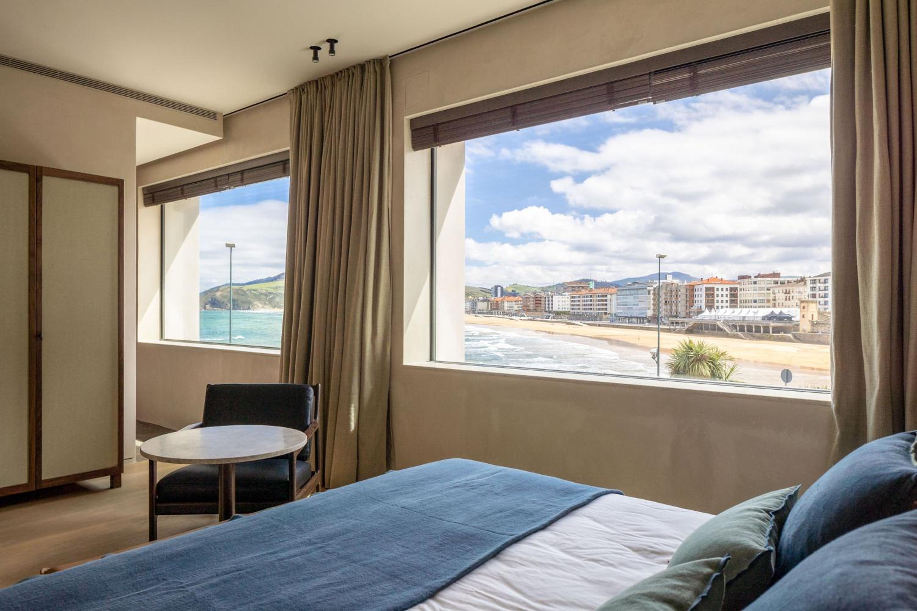 Deluxe Double Room with Sea View - Photo 27
