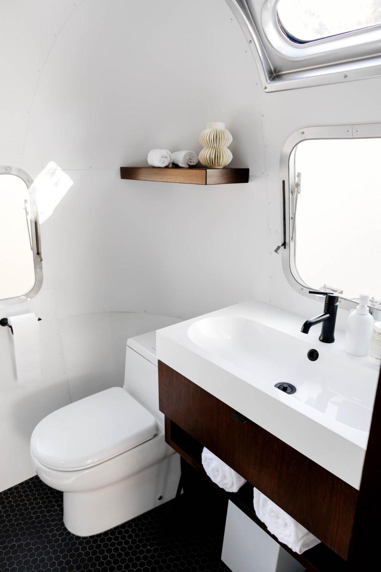 Vista Airstream Suite - Photo 37