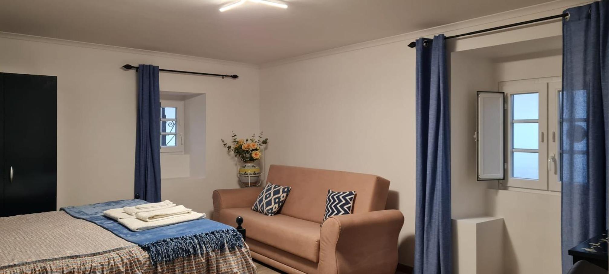 Apartment with Mountain View - Photo 4