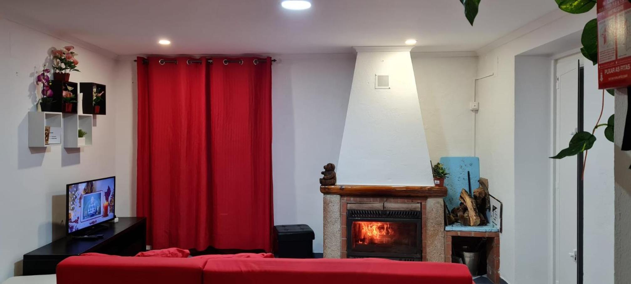 Apartment with Mountain View - Photo 21