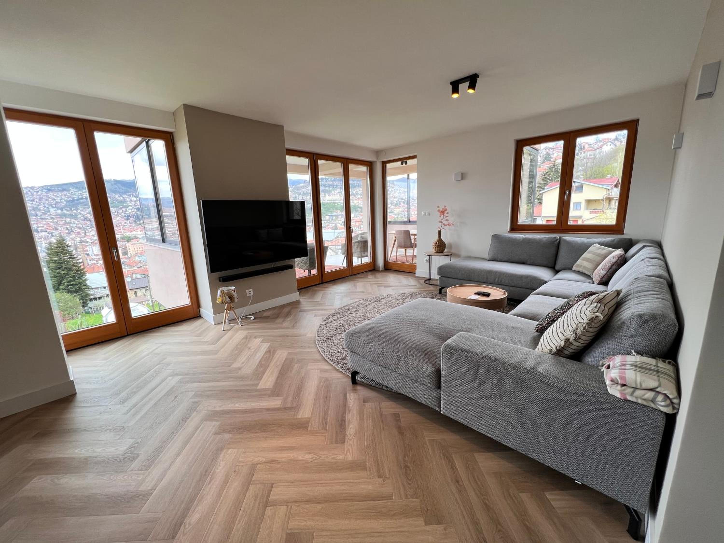 Deluxe Apartment