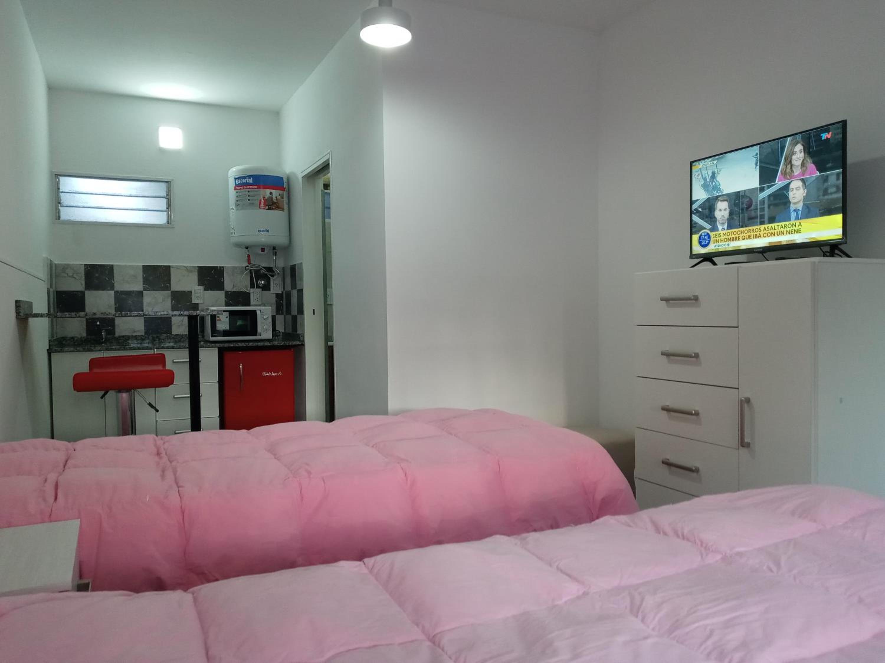 One-Bedroom Apartment photo 1