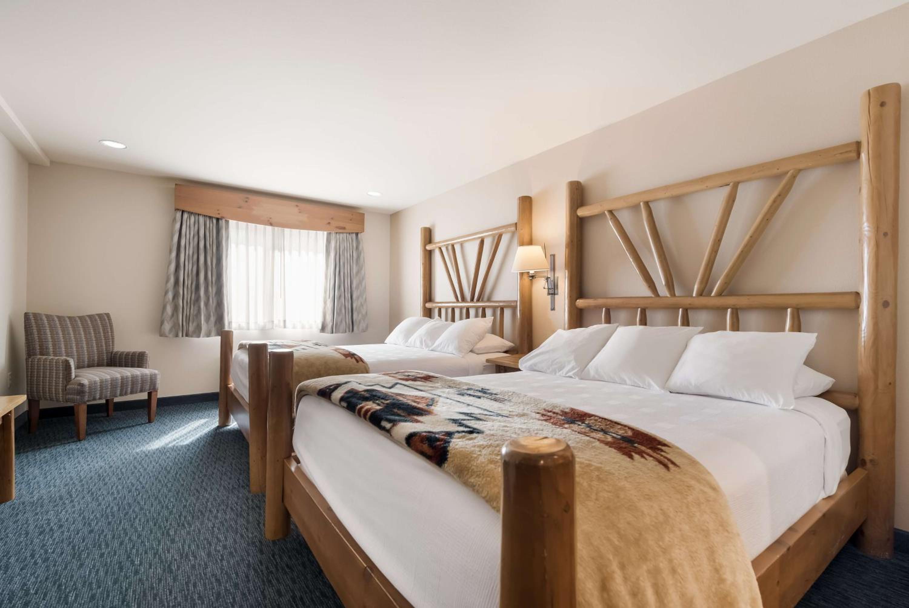 Large Queen Room with Two Queen Beds - Non-Smoking