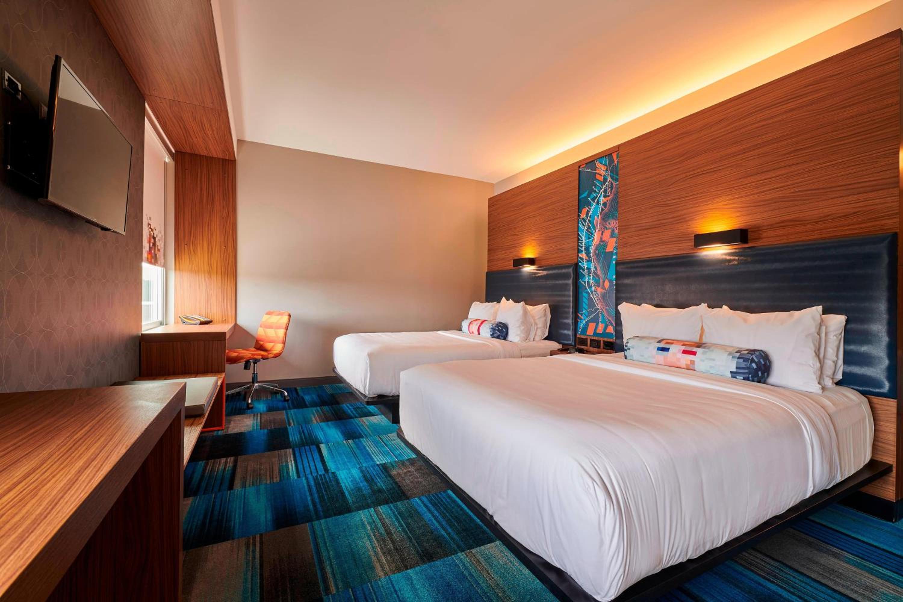 Aloft, Guest room, 2 Double photo 1
