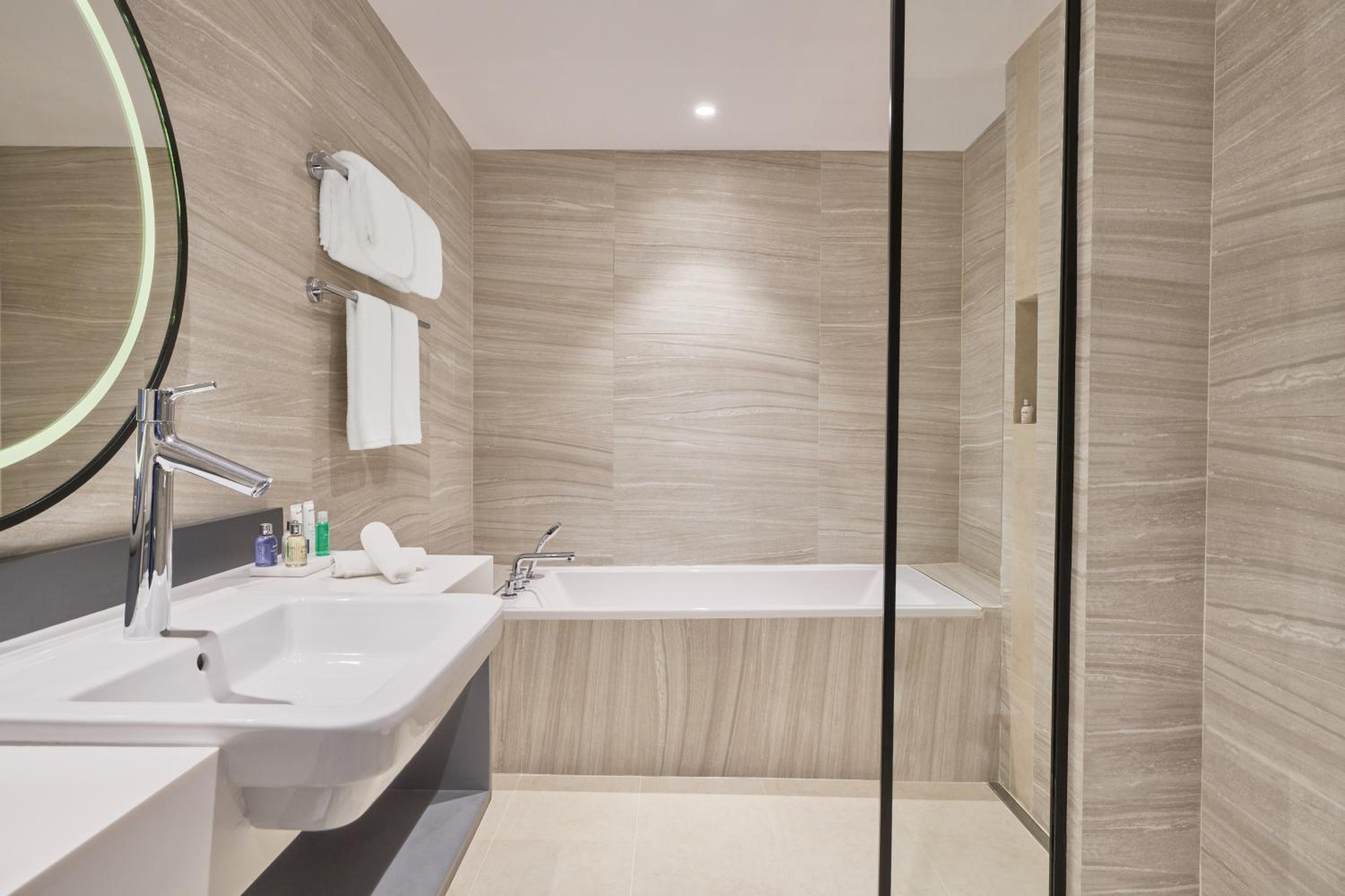 Junior Suite - Lounge Access - Photo 13