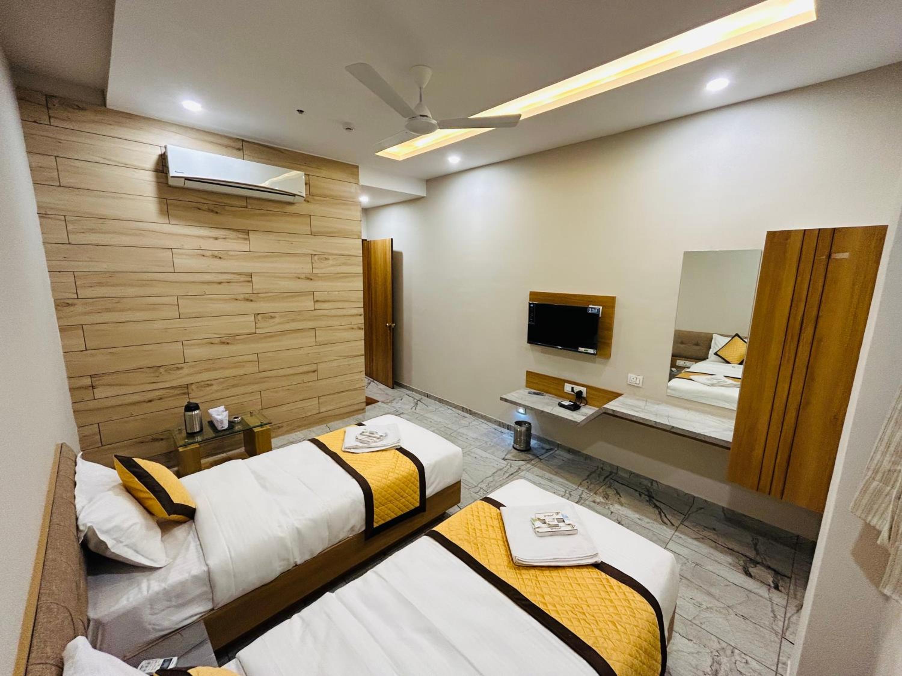 Deluxe Double Room photo 2