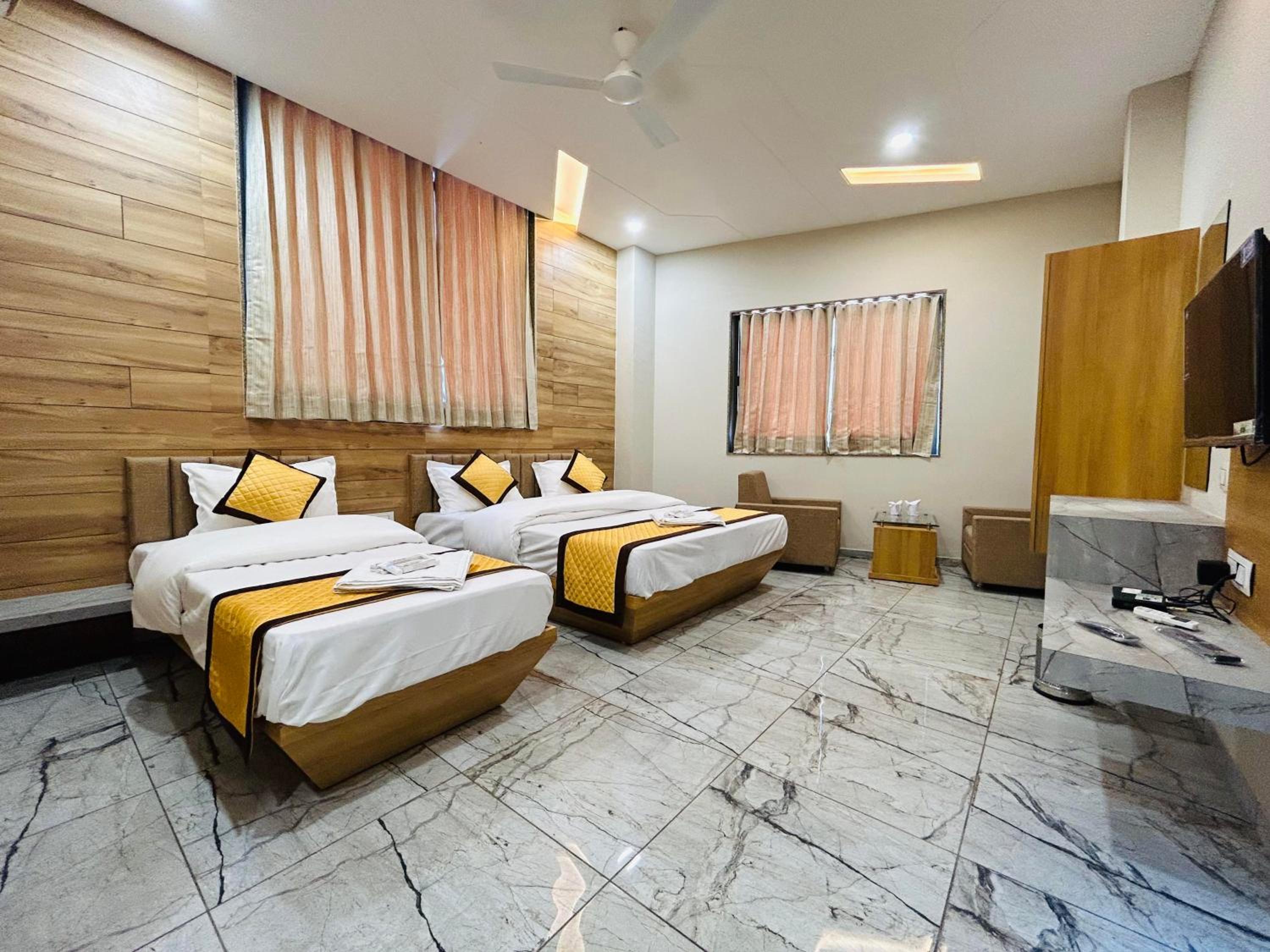 Deluxe Triple Room