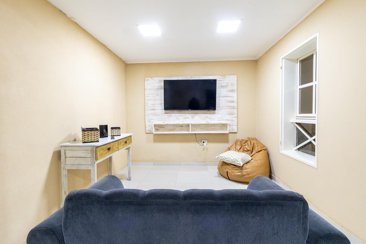 Three-Bedroom Apartment photo 1