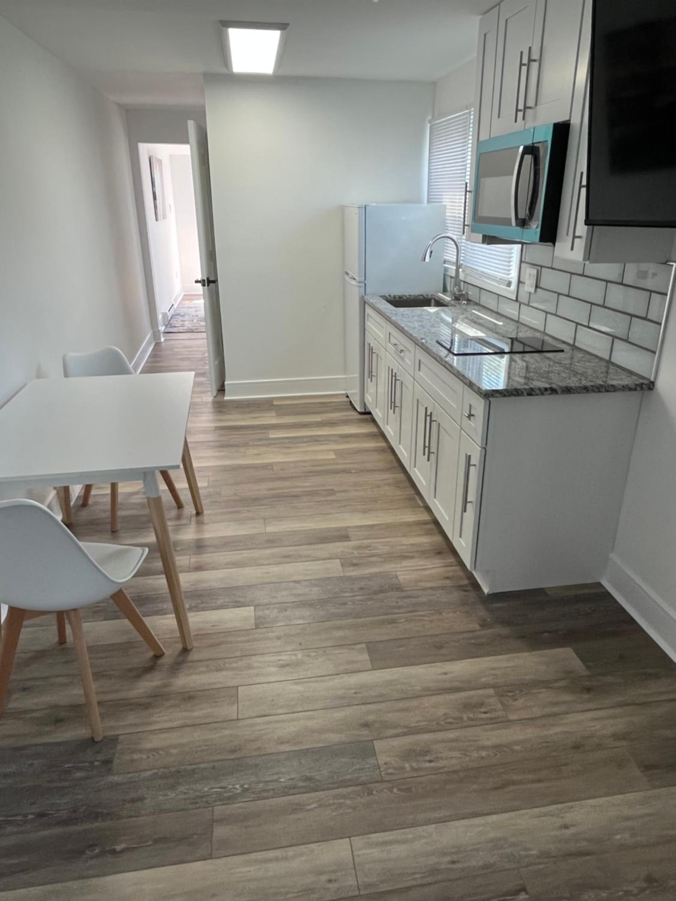 Studio Apartment - Photo 4