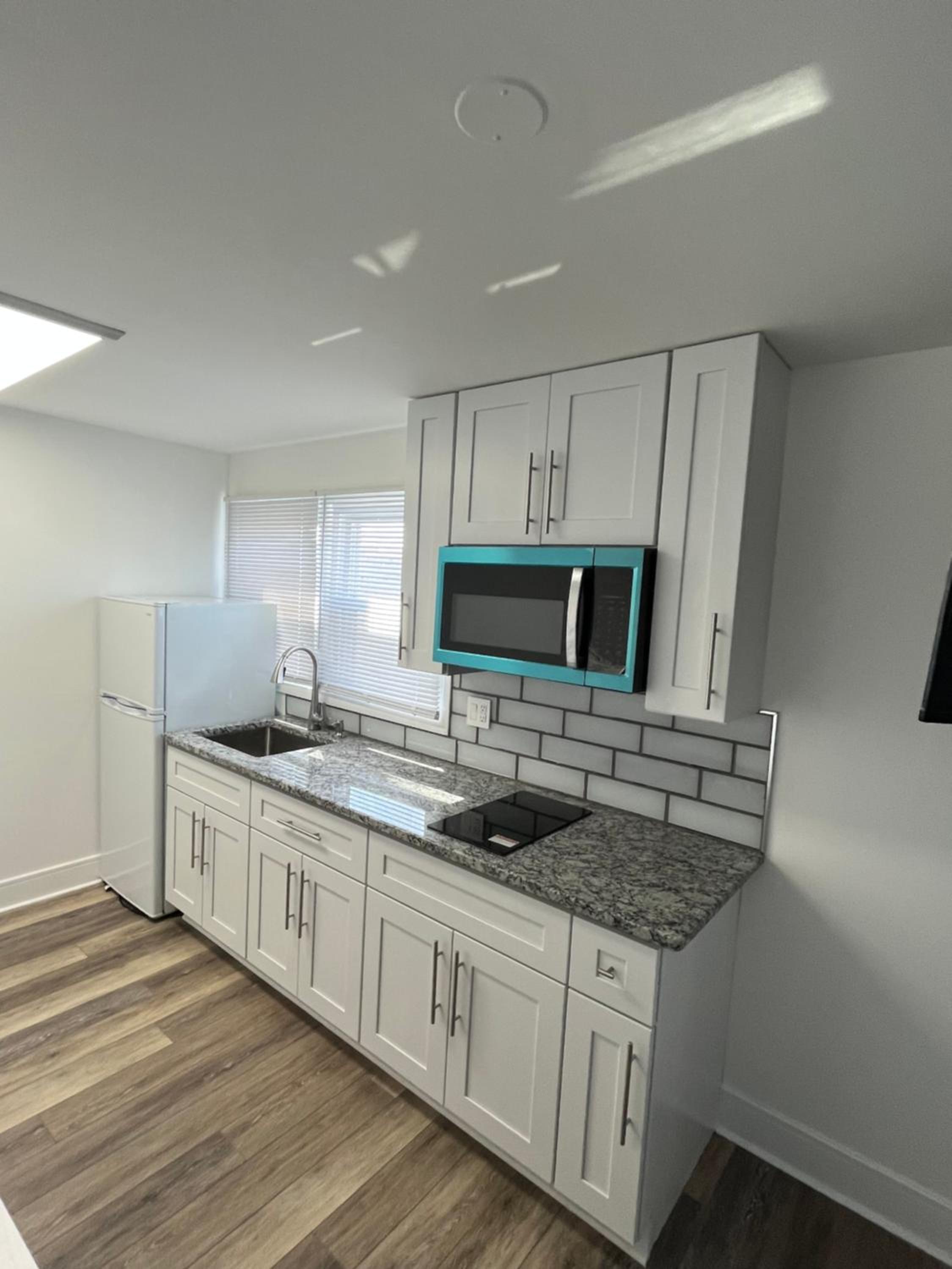 Studio Apartment - Photo 14