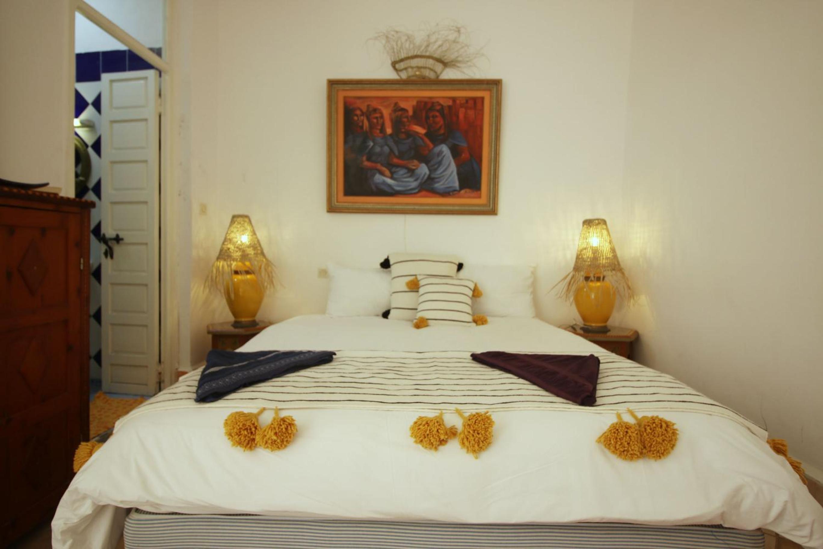 Deluxe Double Room - Photo 15