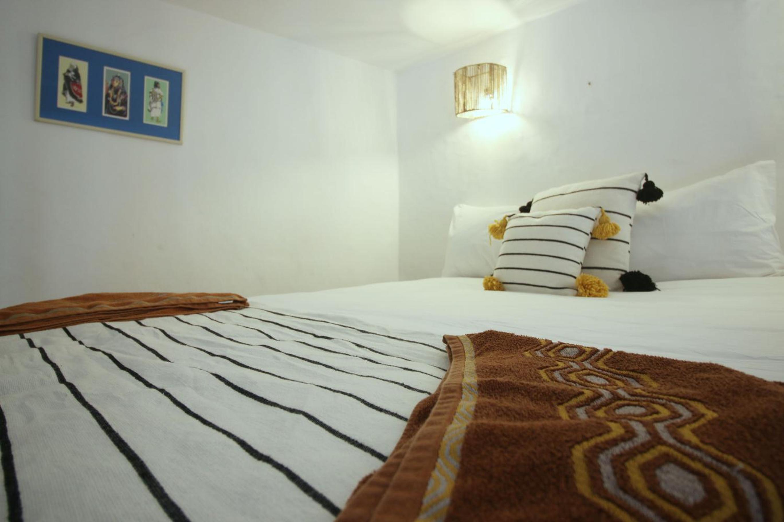 Deluxe King Suite - Photo 21