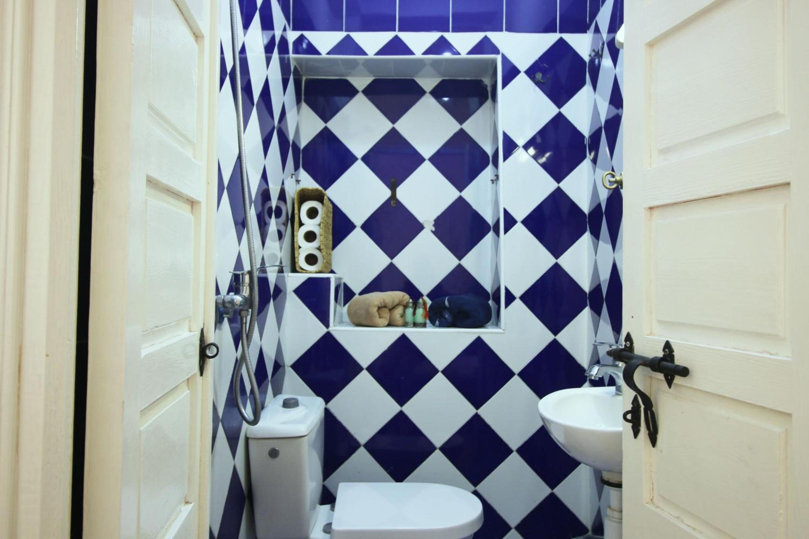 Deluxe Double Room - Photo 9