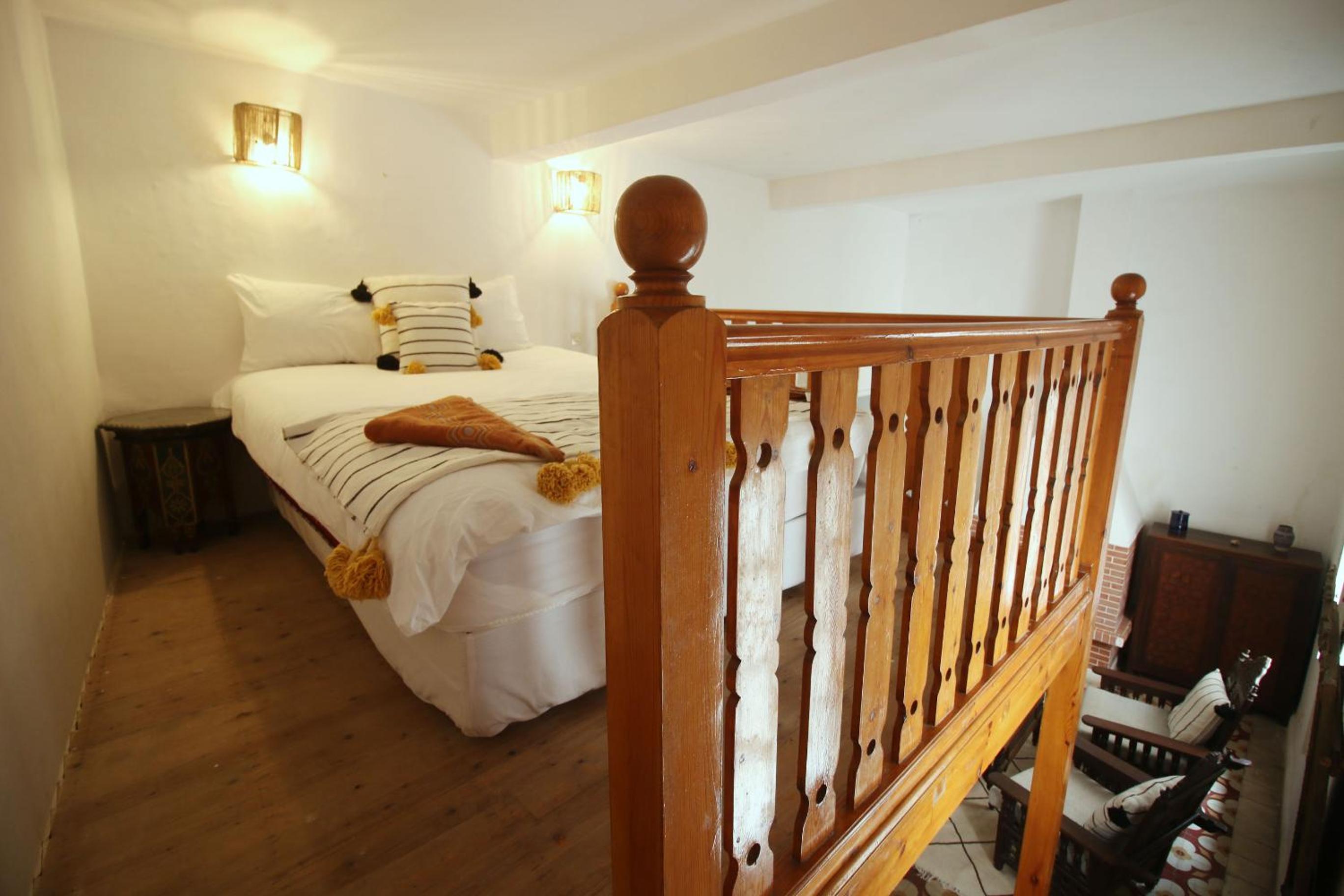 Deluxe King Suite - Photo 27