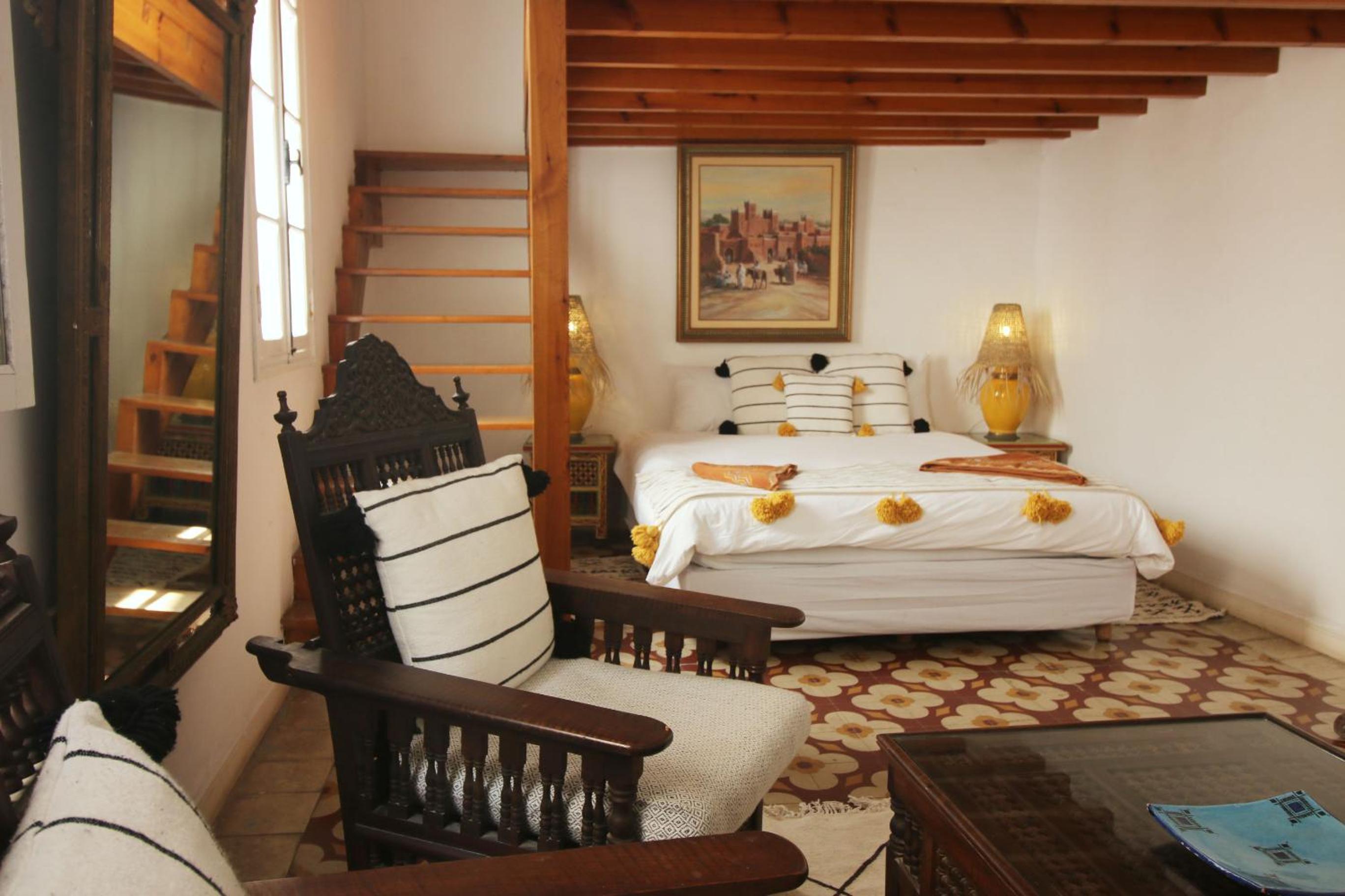 Deluxe King Suite - Photo 26