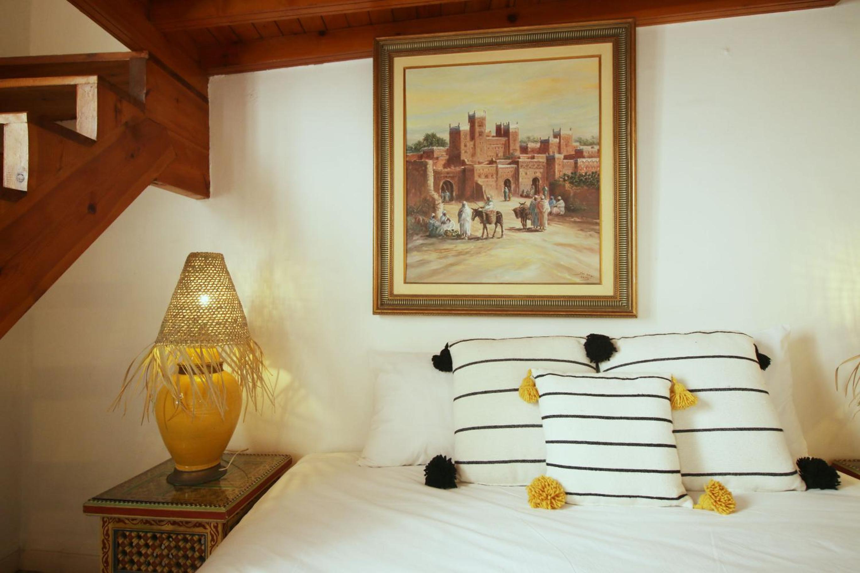 Deluxe King Suite - Photo 2