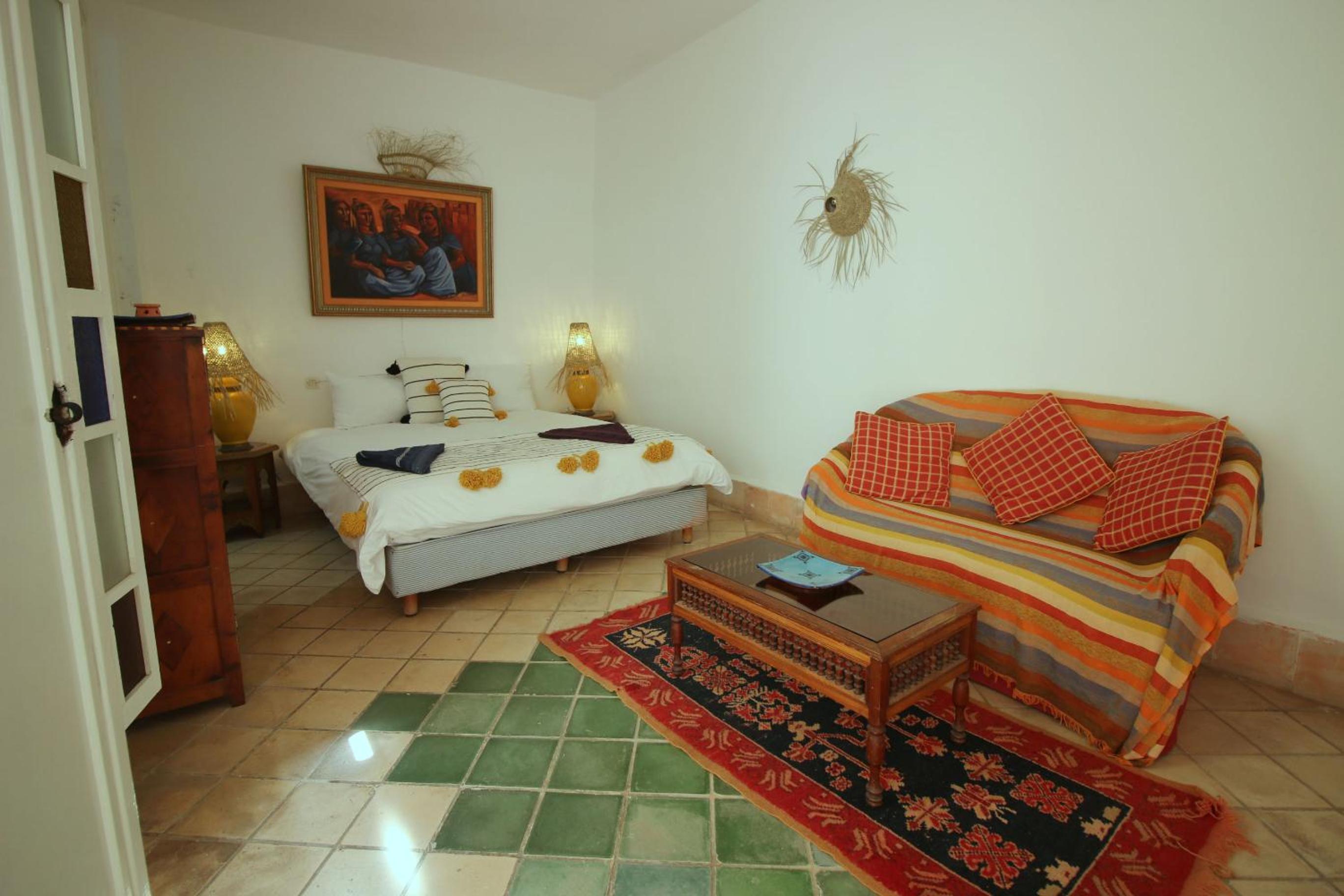 Deluxe Double Room - Photo 12