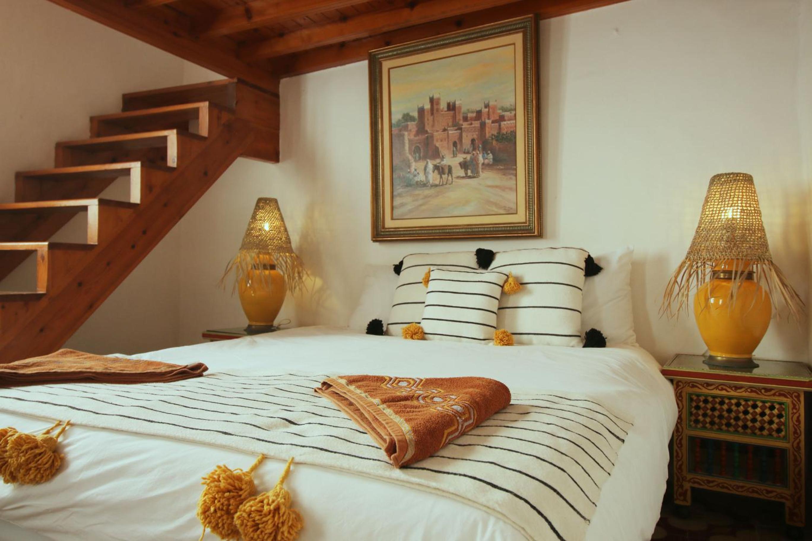 Deluxe King Suite - Photo 5