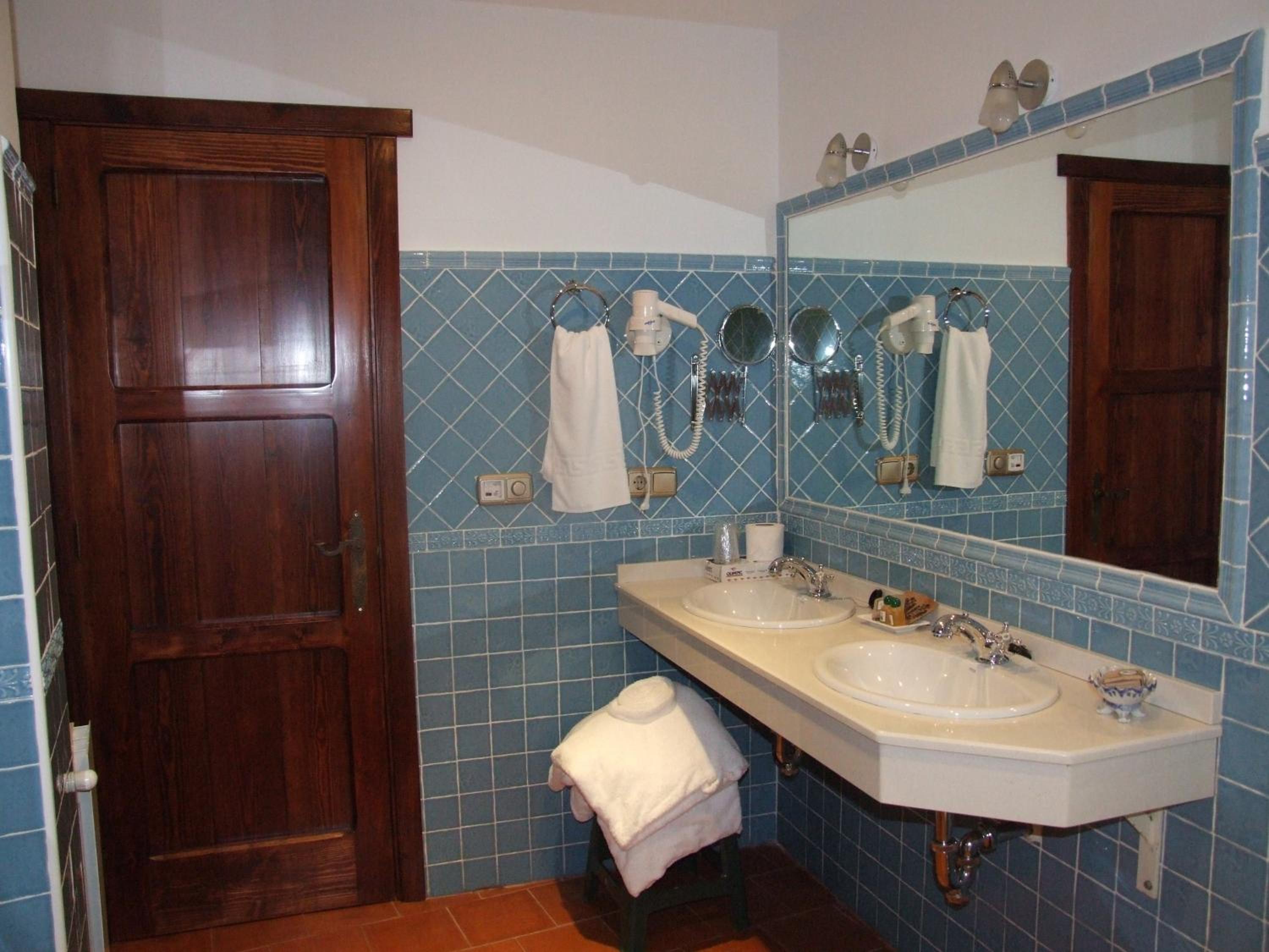Suite - Photo 9