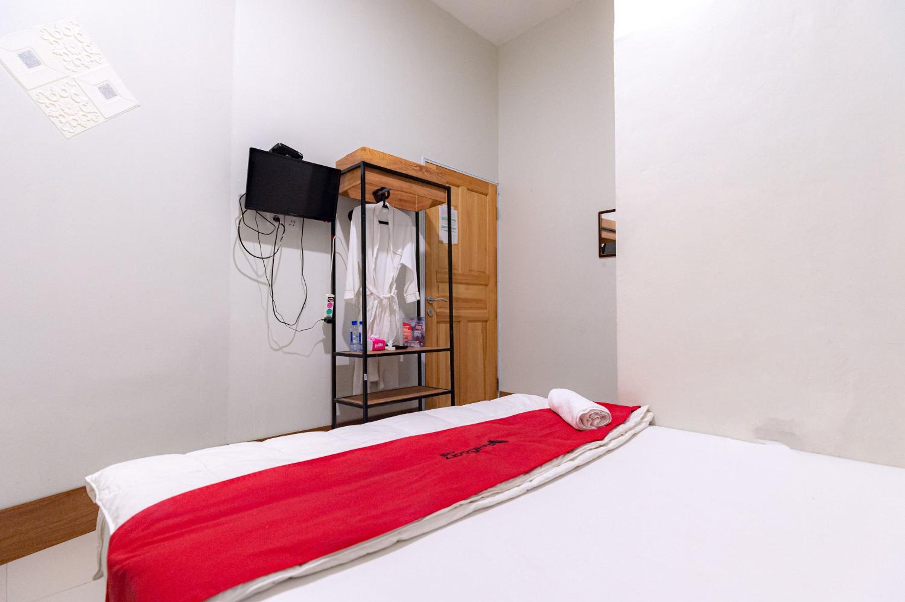 Double Room - Photo 2