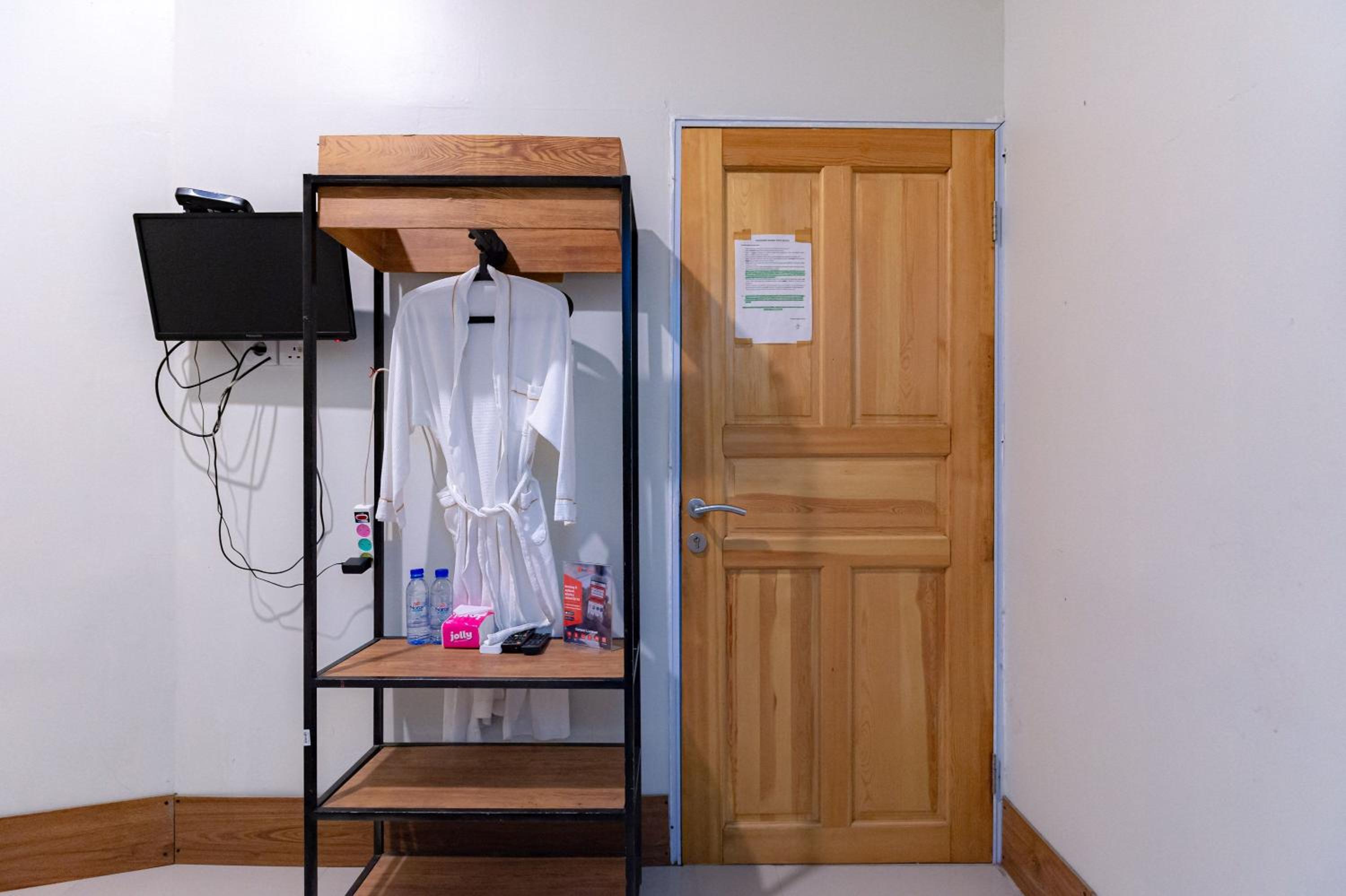 Double Room - Photo 6