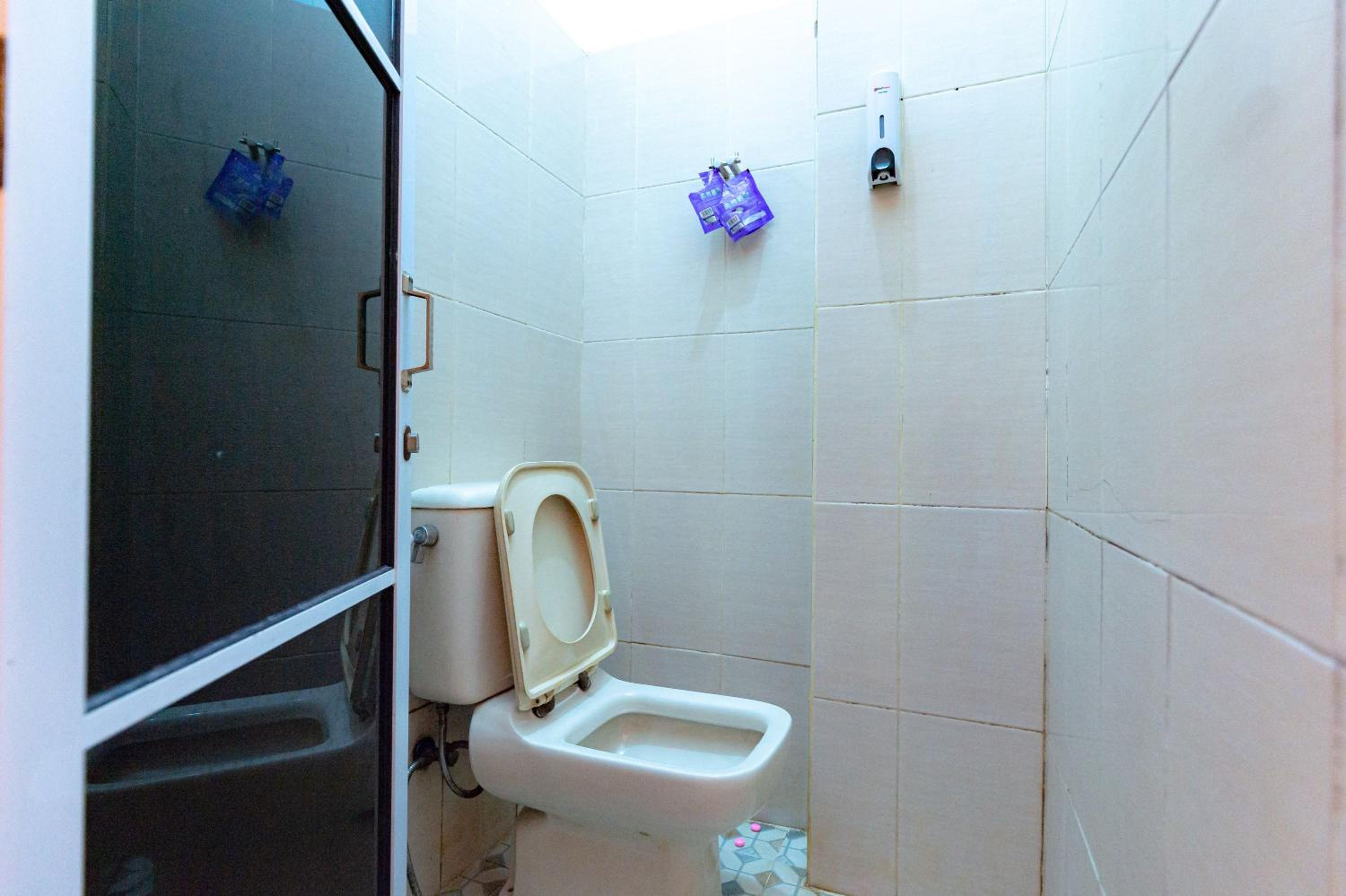 Double Room - Photo 7