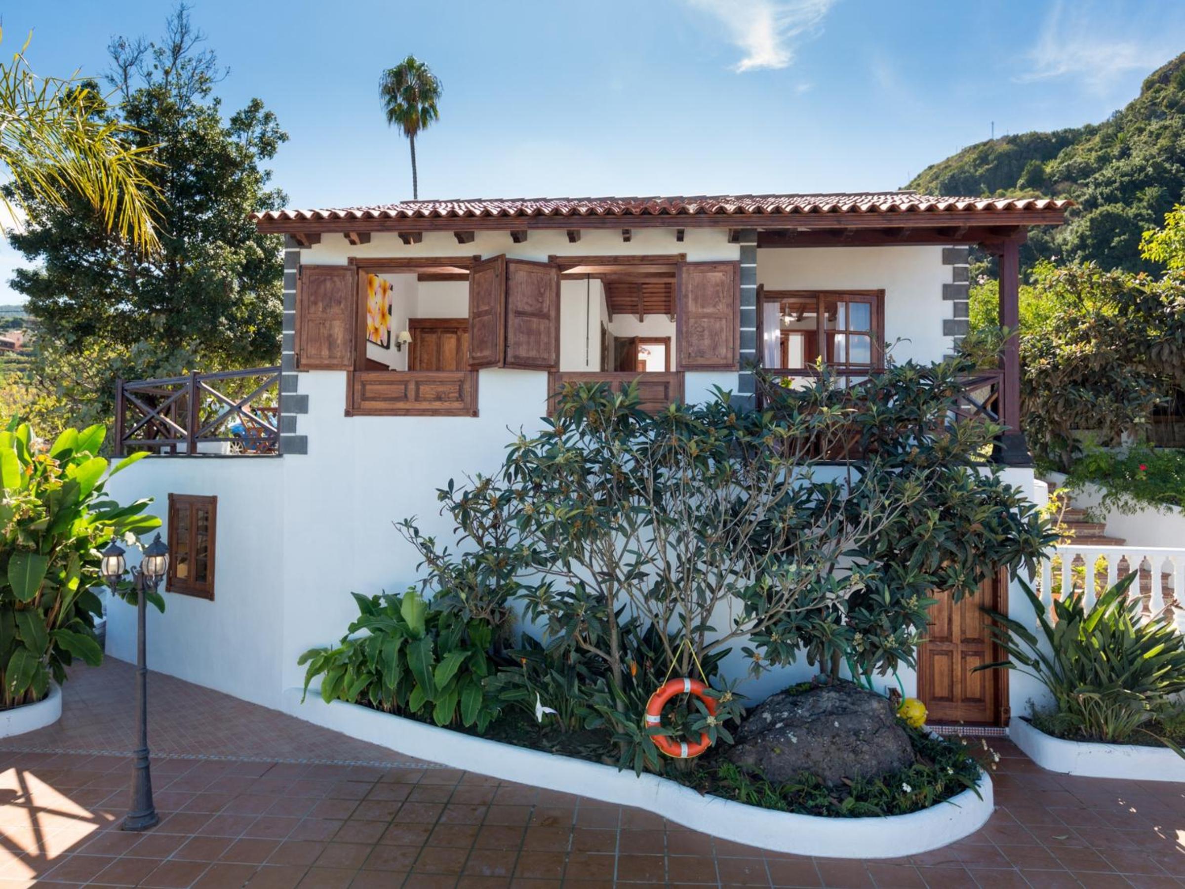 Villa photo 2