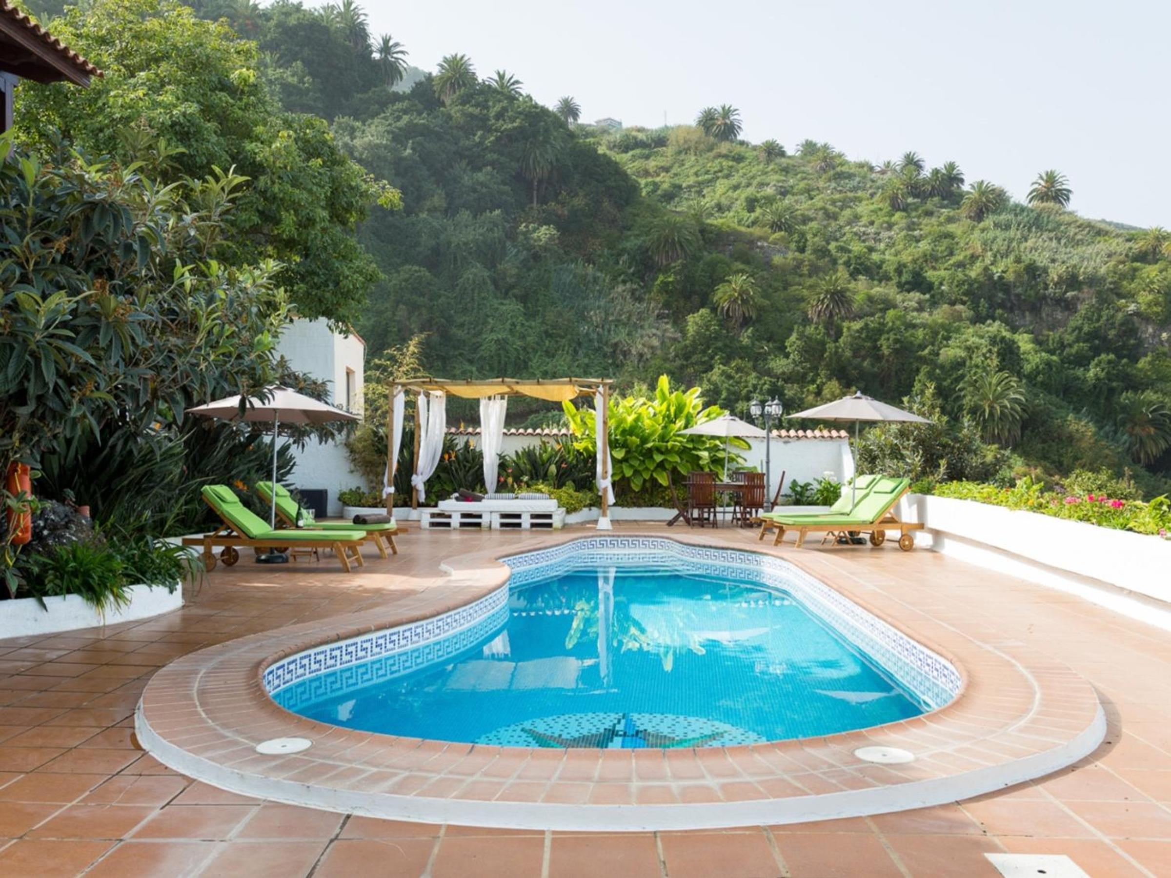 Villa photo 2