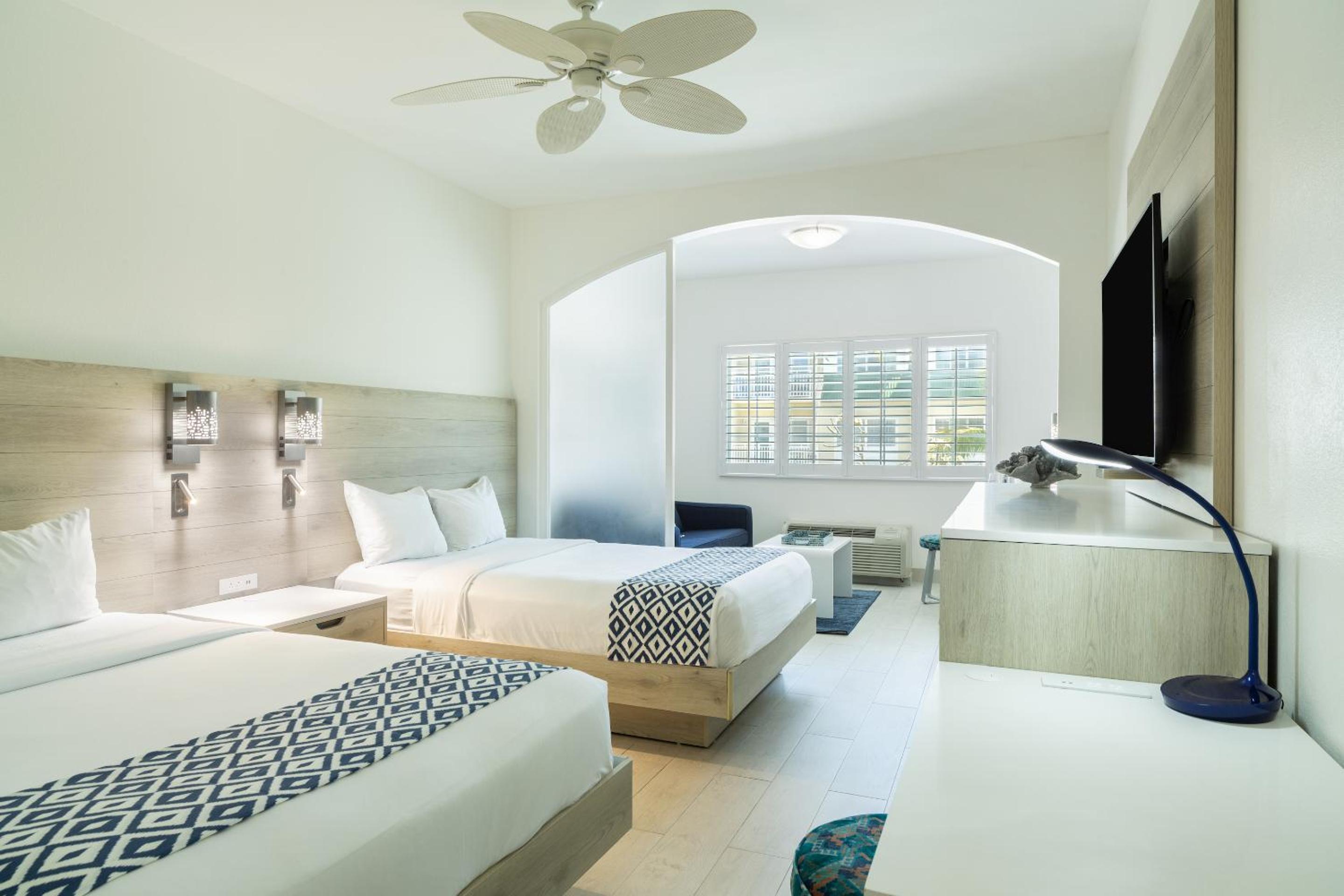Poolside Room – 2 Double Beds - Photo 2
