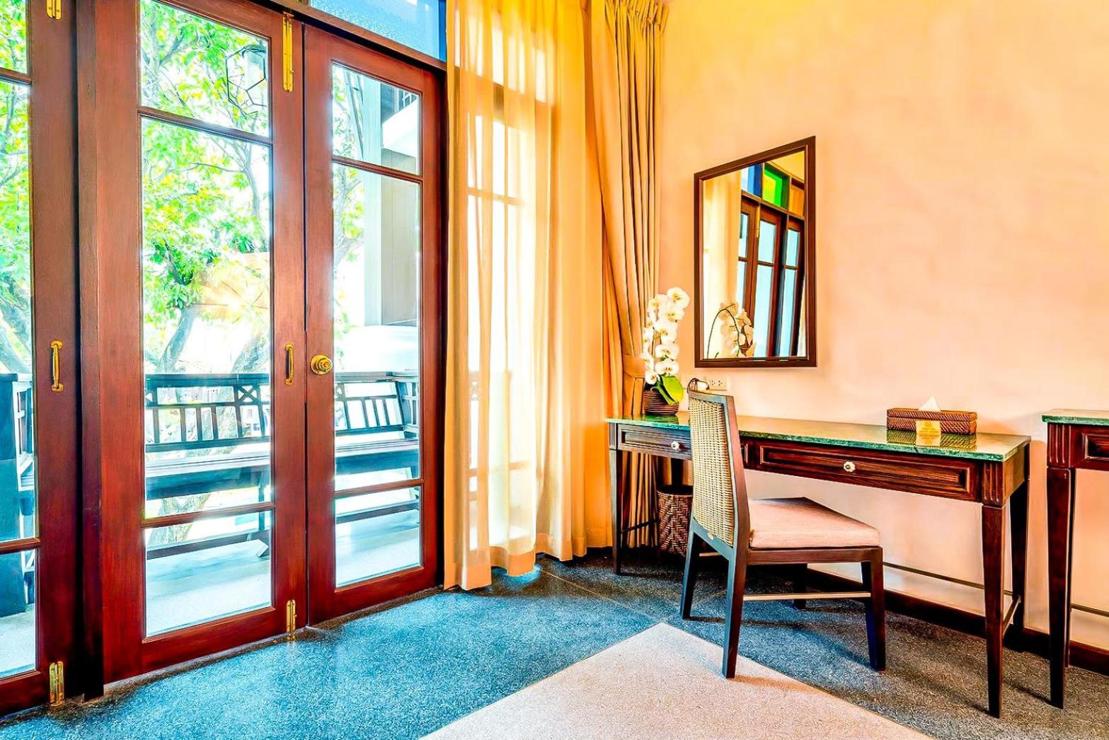 Grand Deluxe Double Room with Balcony - Photo 7