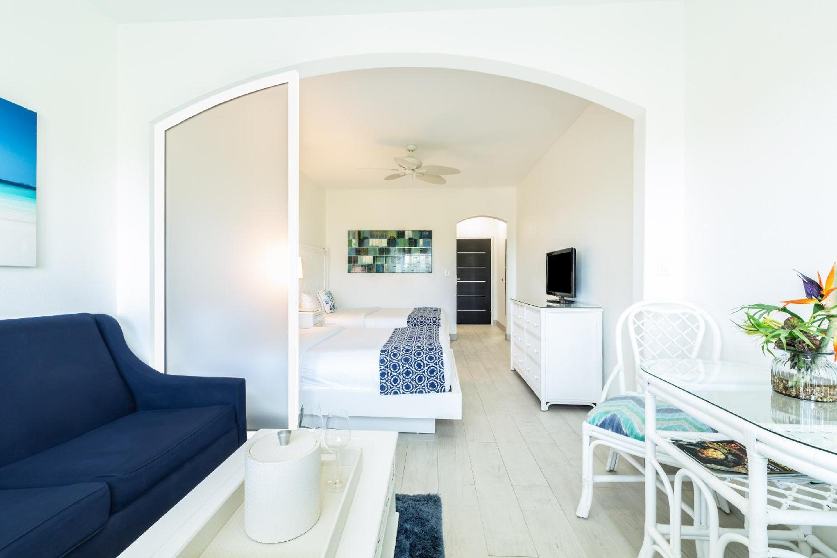 Standard Plus - -2 Double Beds - Photo 4