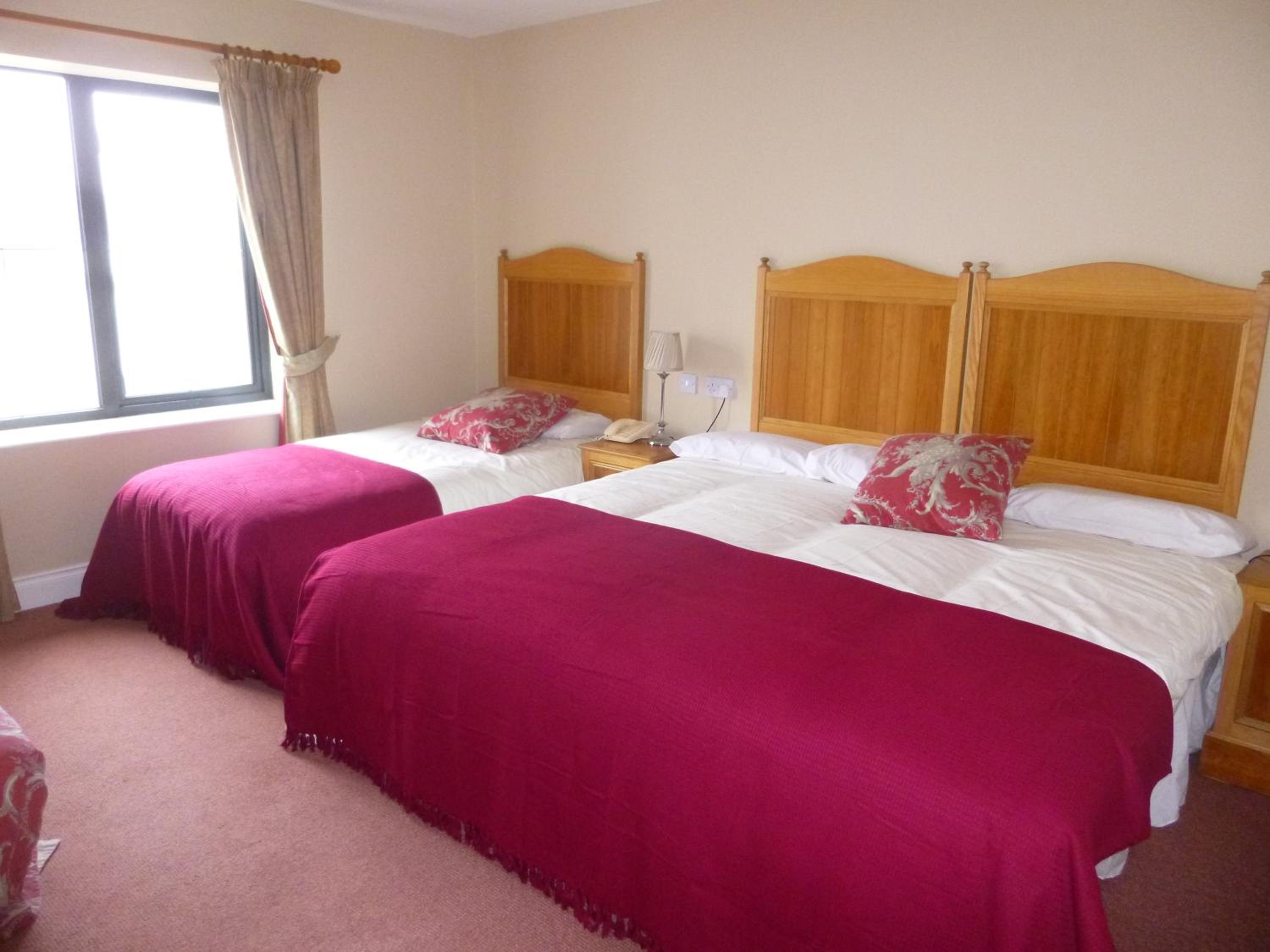 Double or Twin Room - Photo 6