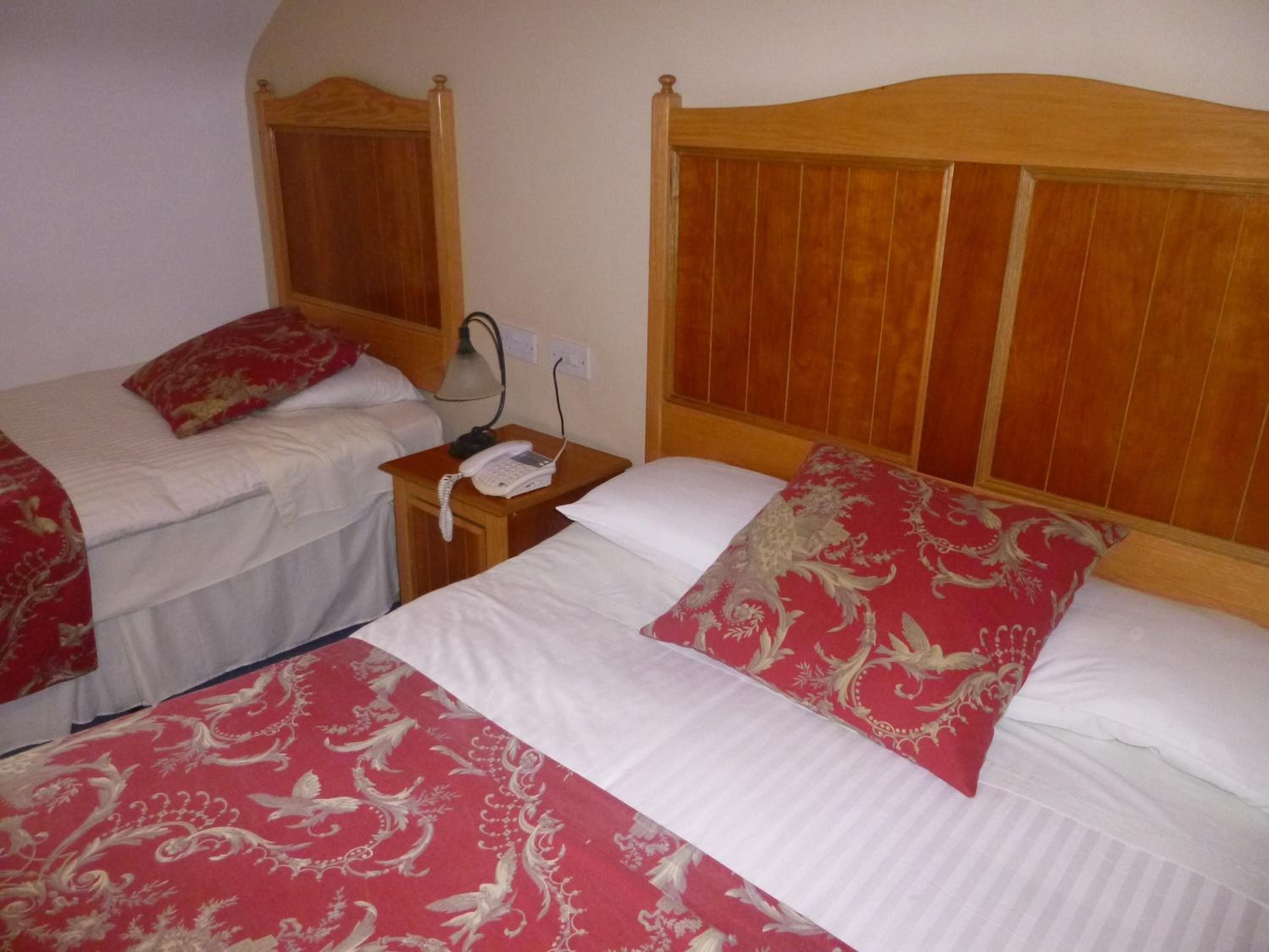 Double or Twin Room - Photo 4
