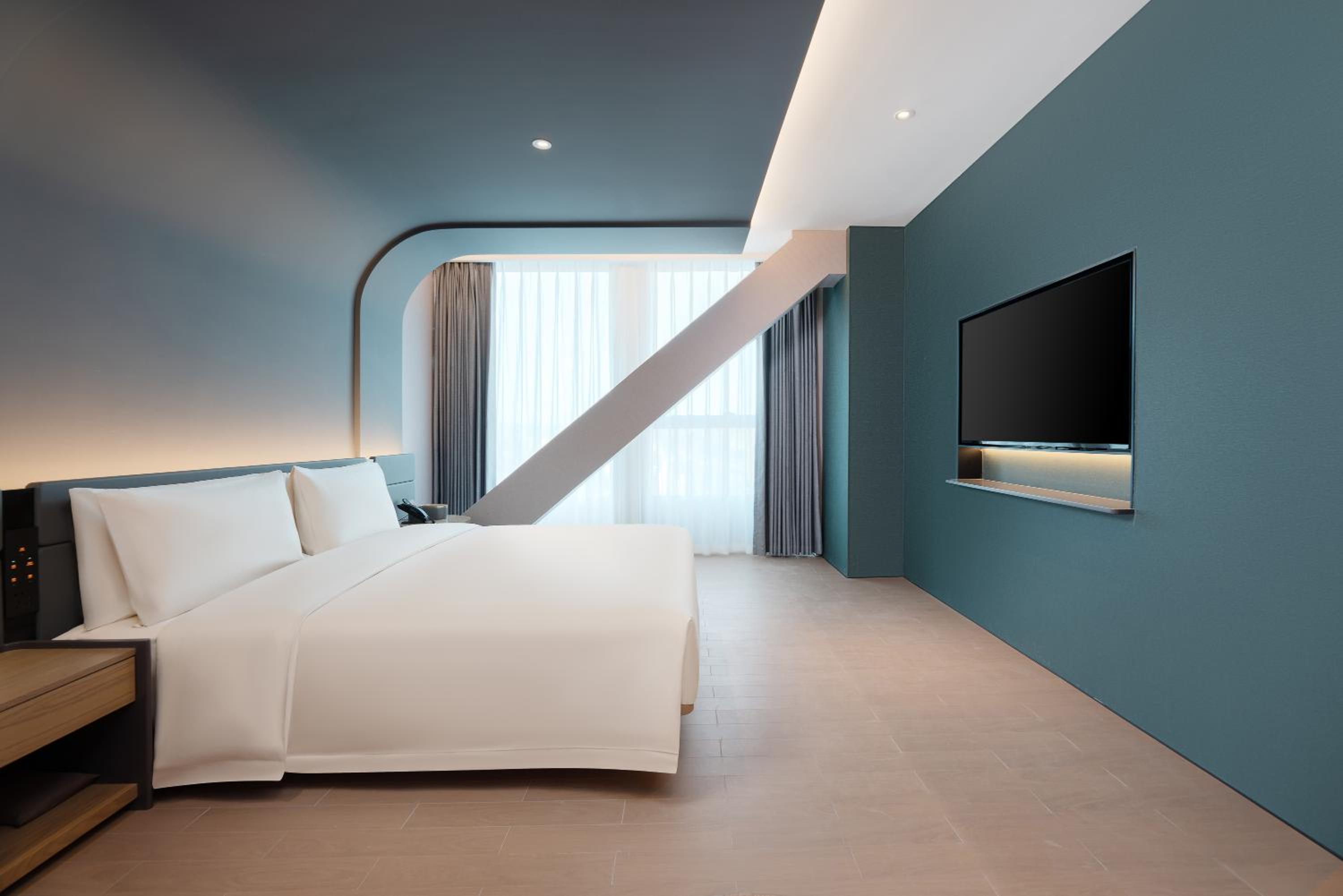 Single Room with Shared Shower and Toilet