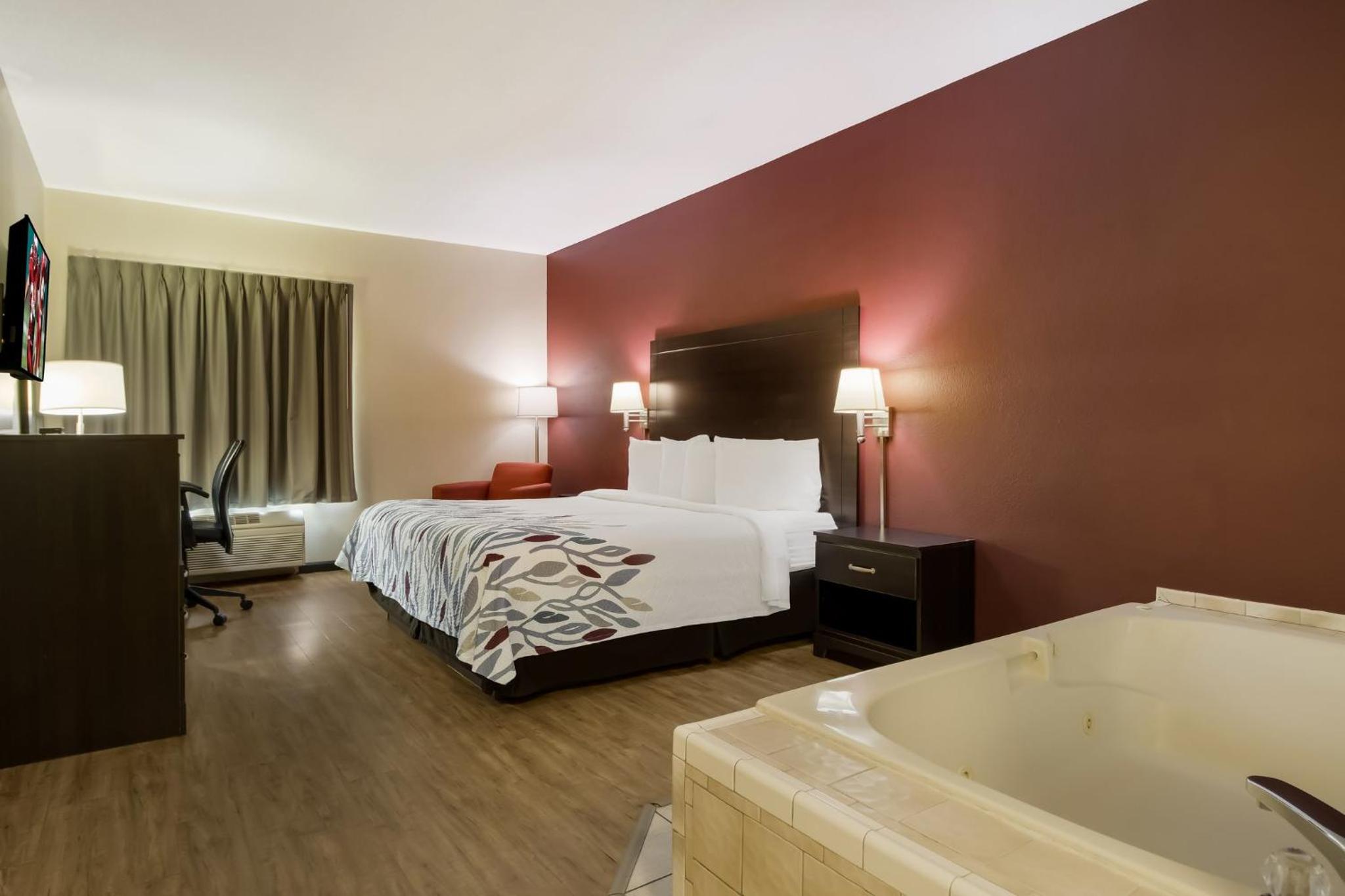 Suite King with Spa Bath Non-Smoking - Photo 1