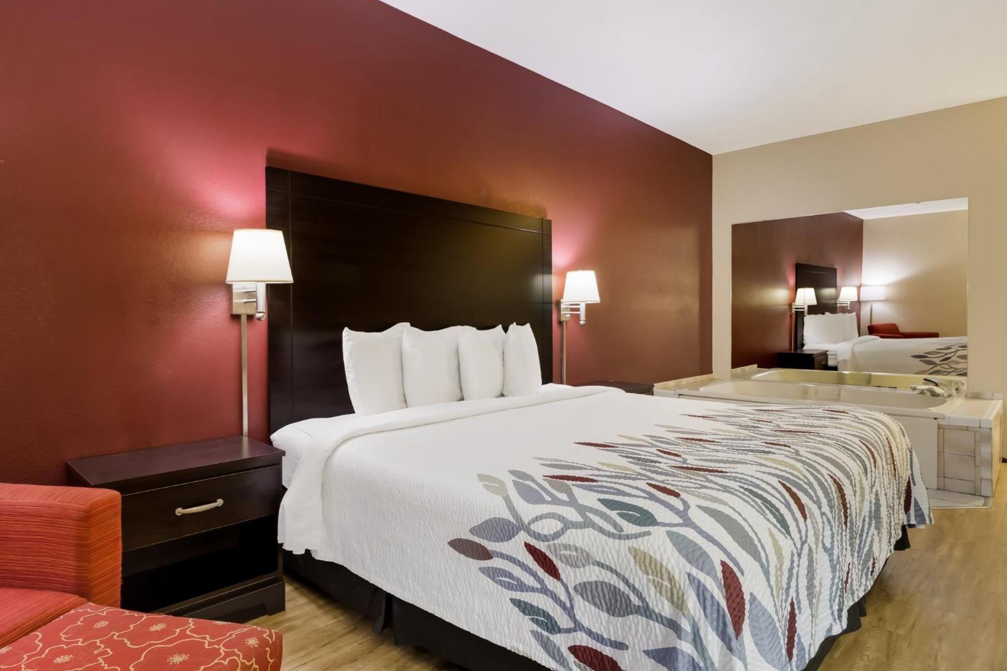 Suite King with Spa Bath Non-Smoking - Photo 3