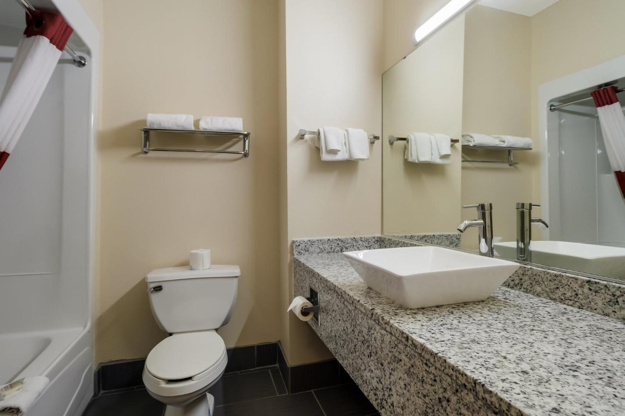 Suite King with Spa Bath Non-Smoking - Photo 5